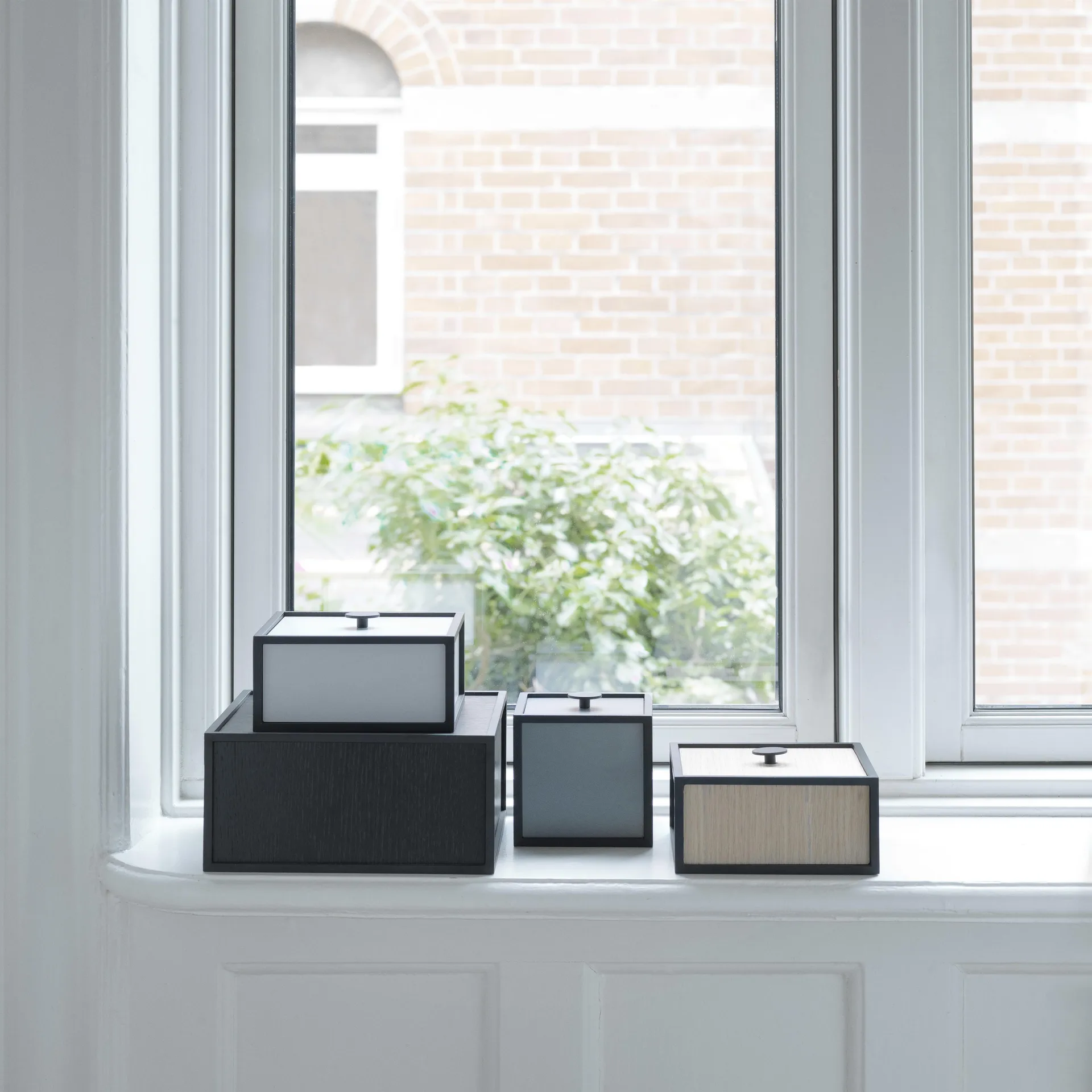 Frame 20 box kannella, tammi Audo Copenhagen