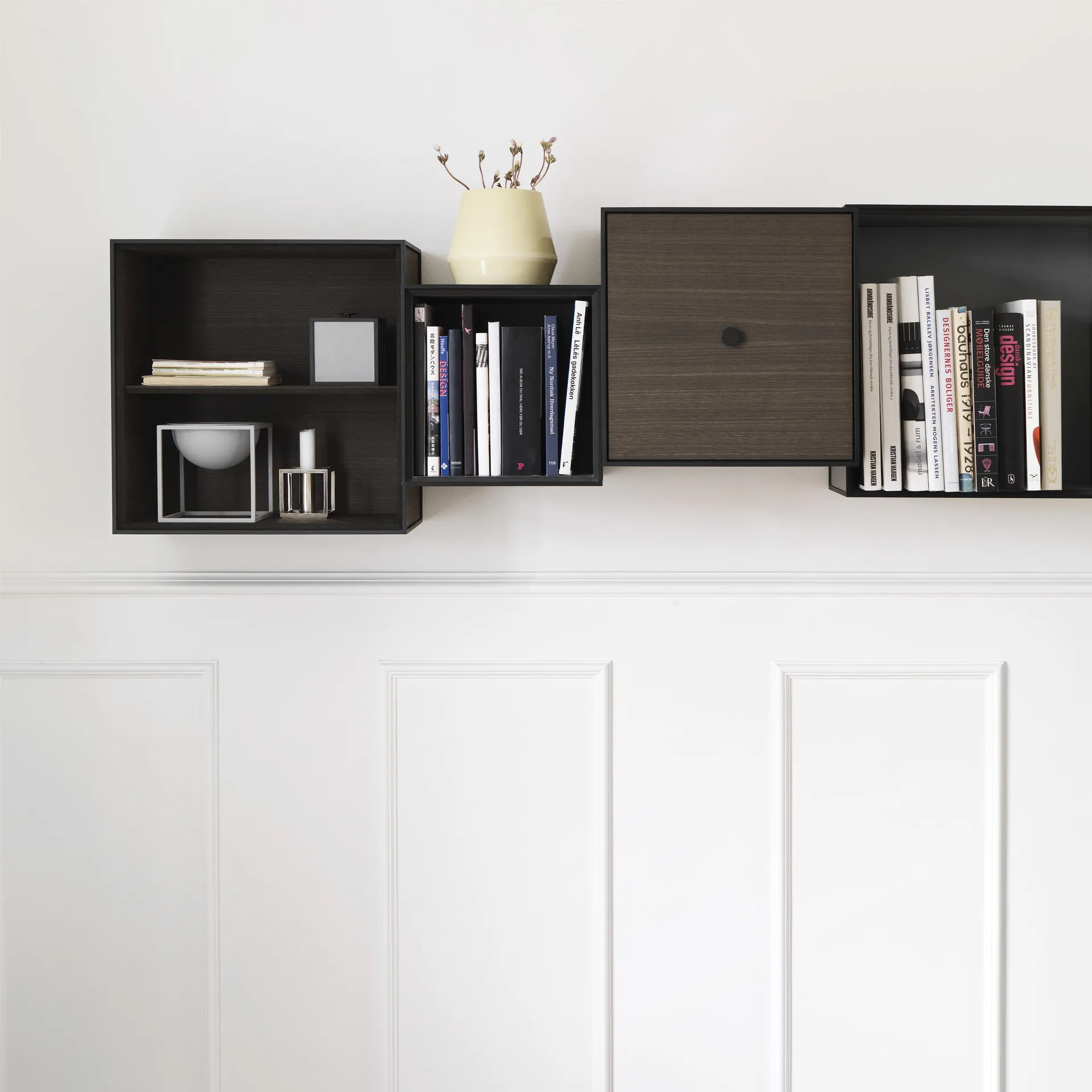 Frame 35 kuutio ilman ovea, savustettu tammi Audo Copenhagen