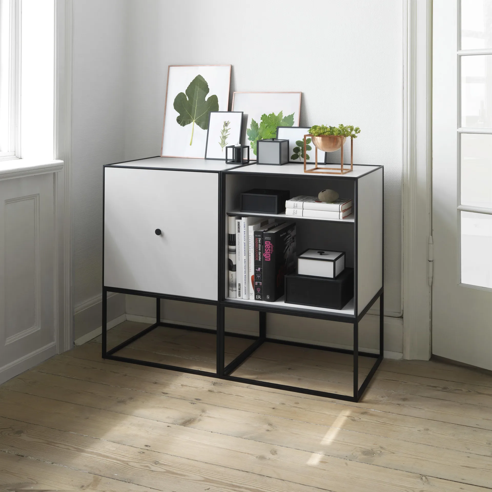 Frame 49 kuutio ovella, vaaleanharmaa Audo Copenhagen