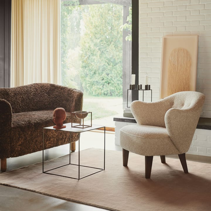 Ingeborg nojatuoli, Sahcozero beige-jalat savutammea Audo Copenhagen