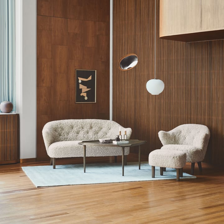 Ingeborg nojatuoli, Sahcozero beige-jalat savutammea Audo Copenhagen