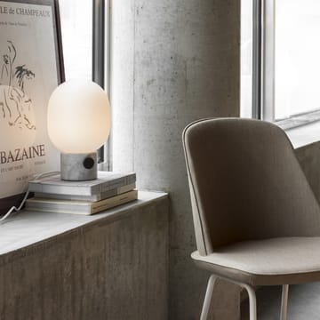 JWDA pöytävalaisin - marmori - Audo Copenhagen