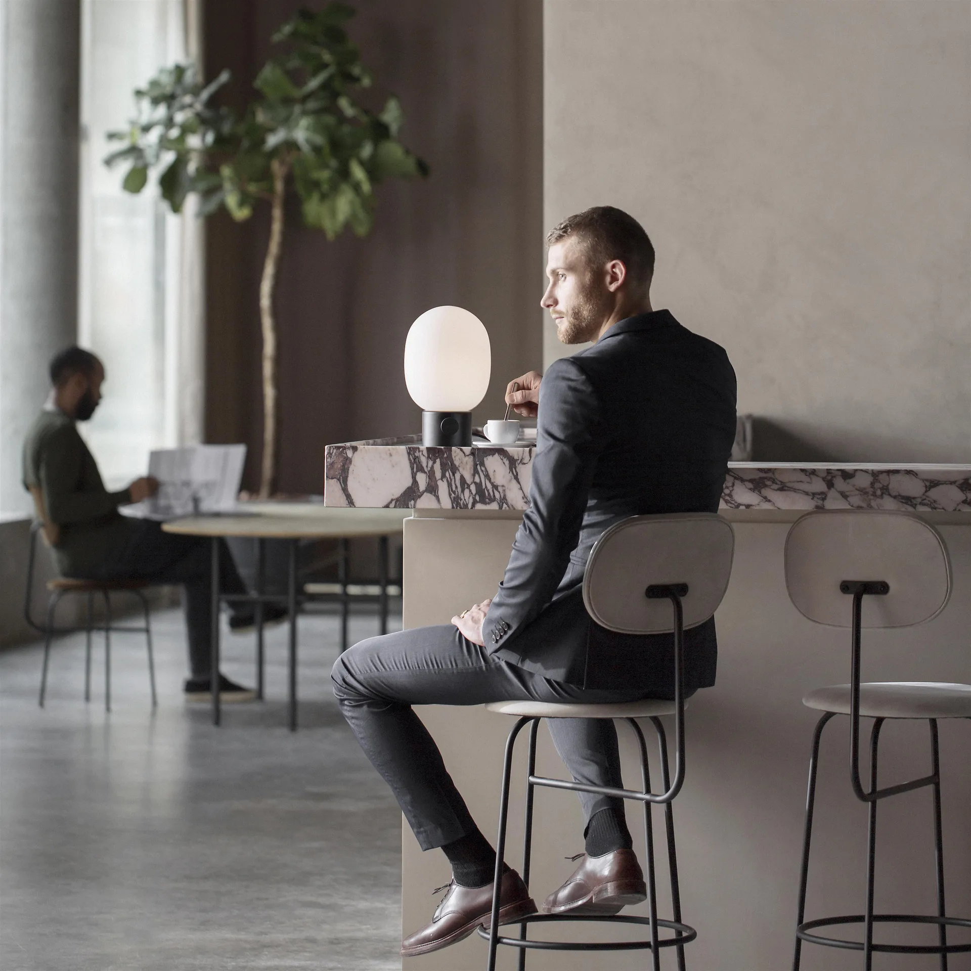 JWDA pöytävalaisin, musta Audo Copenhagen