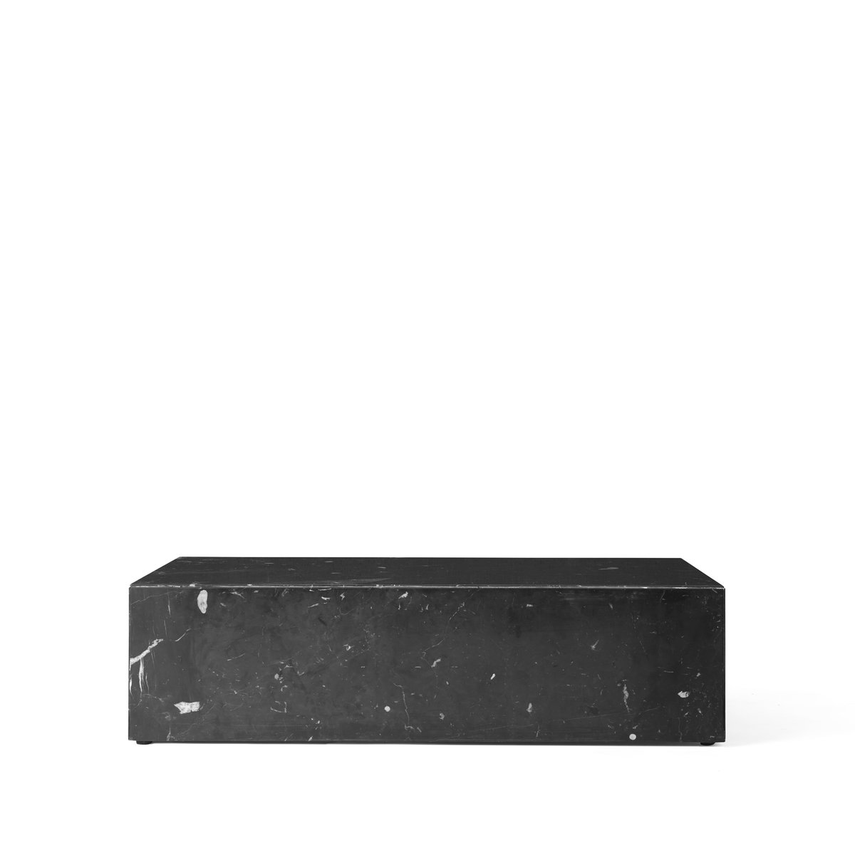 Audo Copenhagen Plinth sohvapöytä Black, low | Skandinaavinen Sisustus | Sohvapöydät | Musta