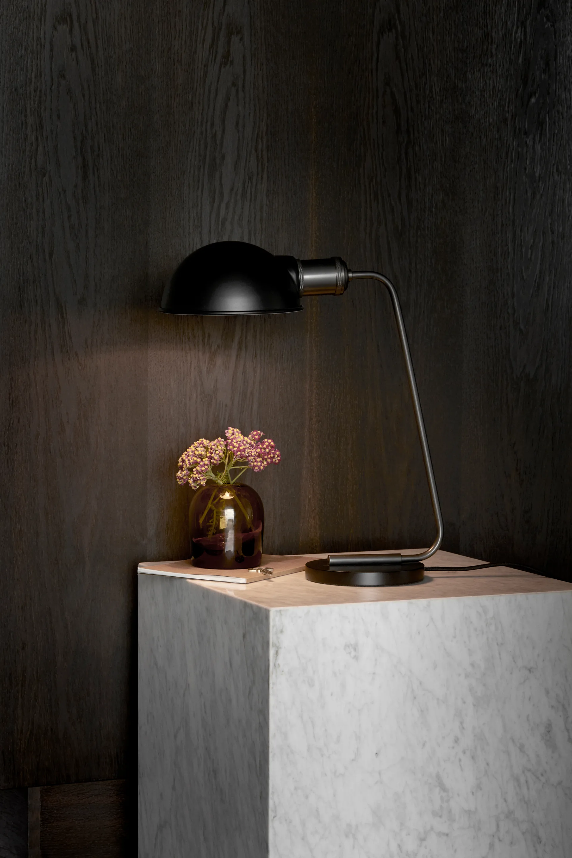 Plinth tall -sivupöytä 30 x 30 x 51 cm, White Audo Copenhagen