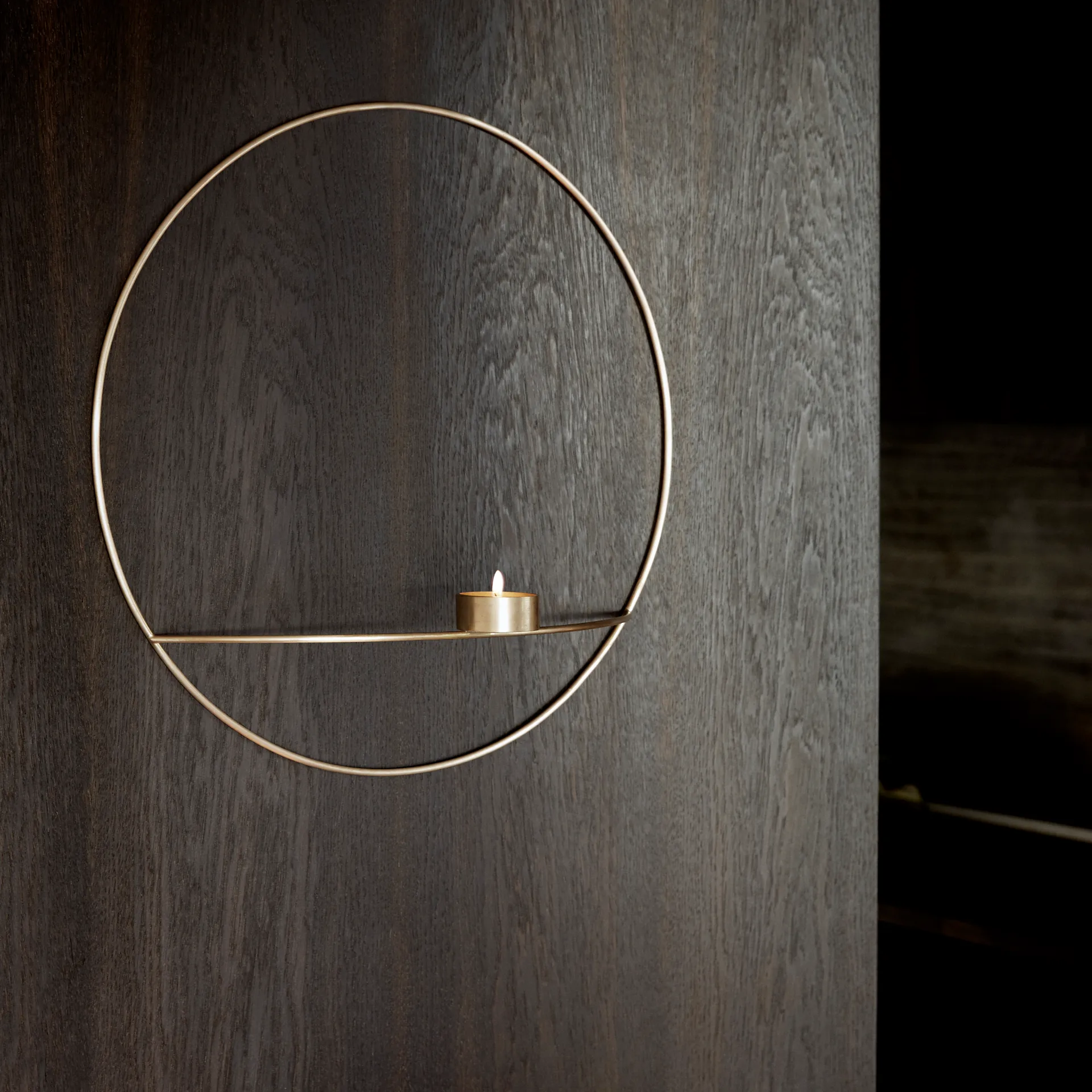 POV ympyrä iso tuikkukynttilänjalka, messinki Audo Copenhagen