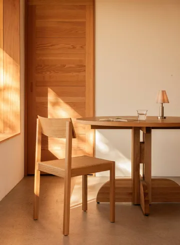 Puffin Dining Table tammiviilu Natural - Luonnollinen tammenviilu, Ø140 cm - Audo Copenhagen