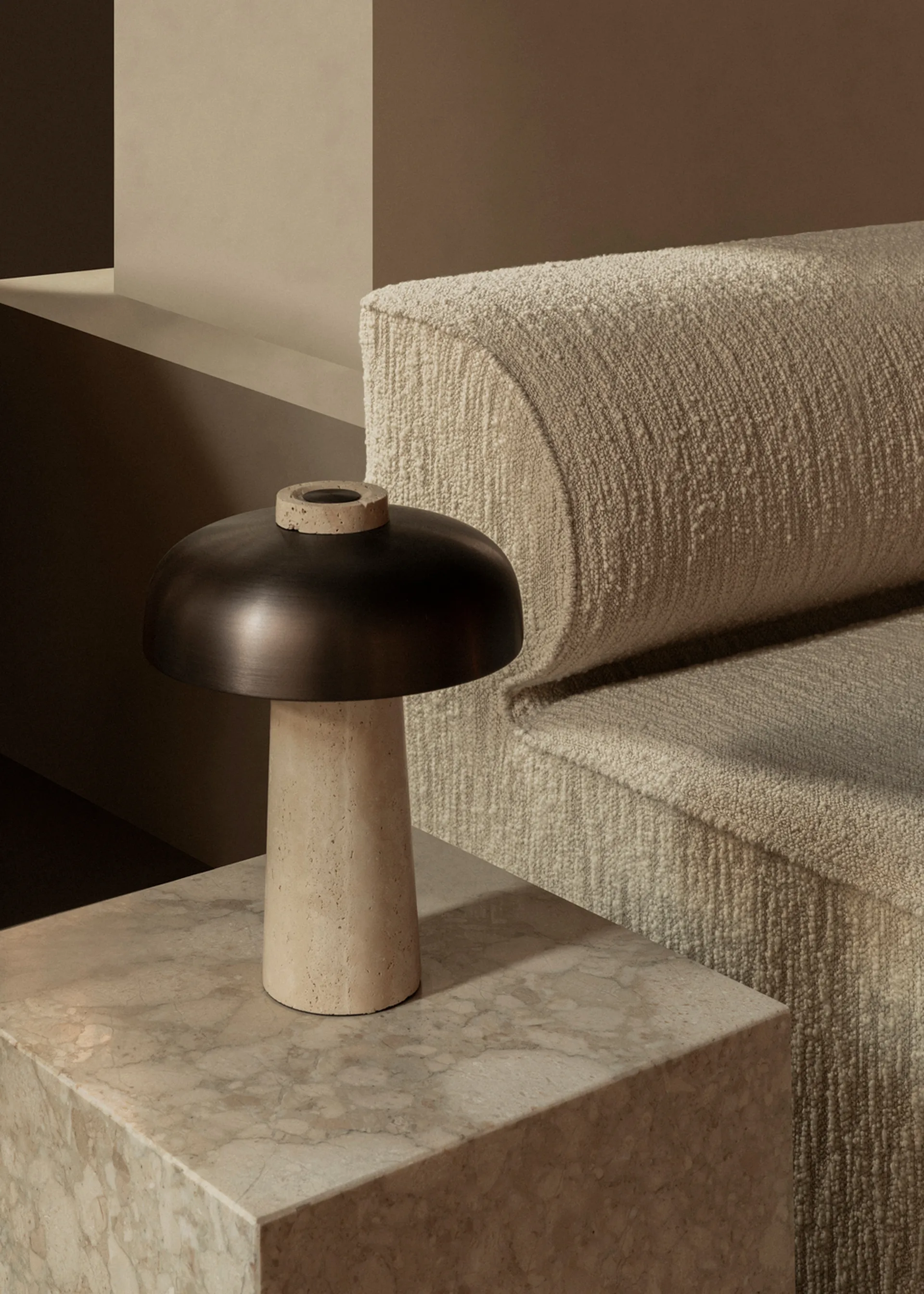 Reverse pöytävalaisin 30 cm, Travertiini-pronssattu messinki Audo Copenhagen