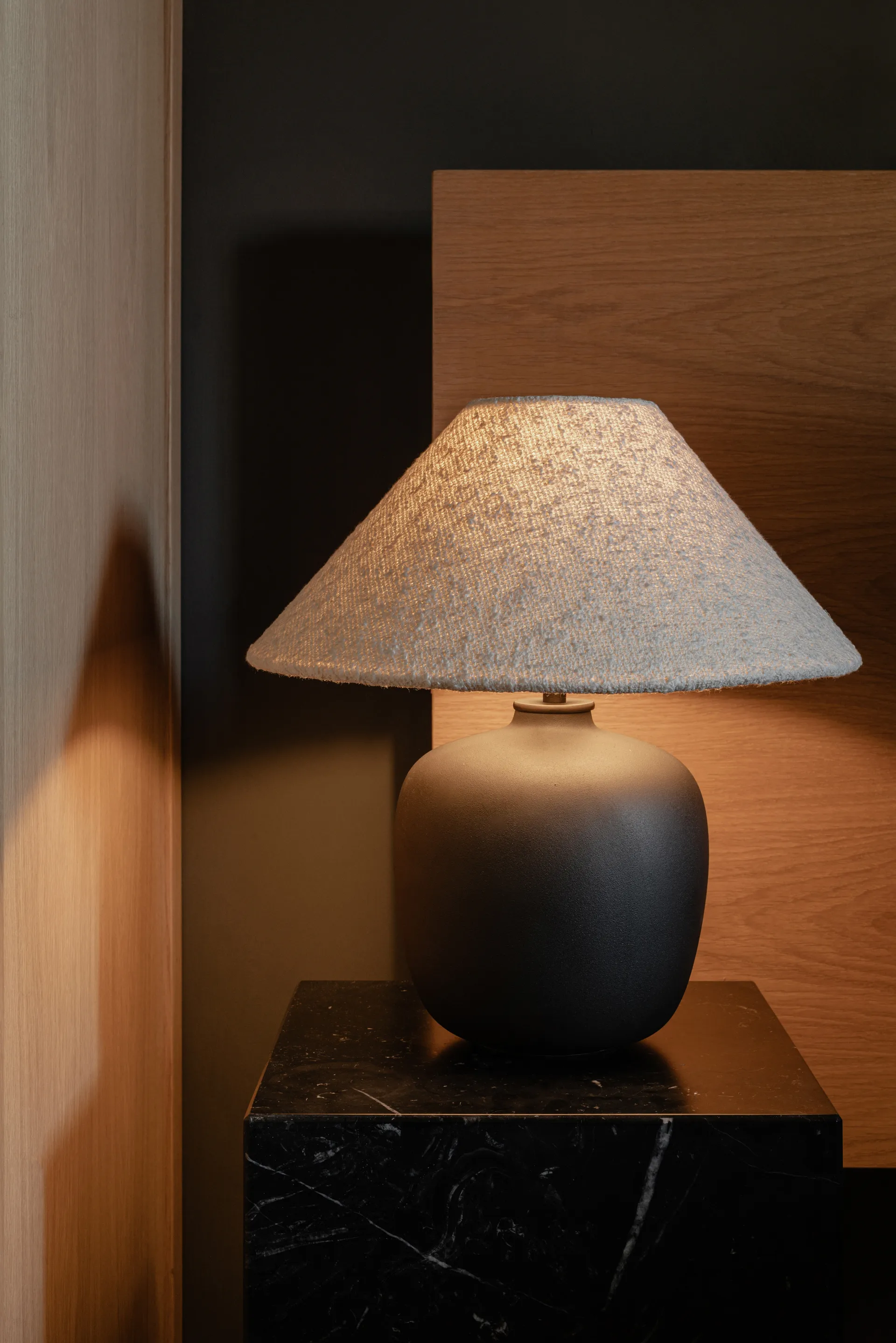 Torso pöytävalaisin 37 cm Limited Edition, Oceano-Snow Audo Copenhagen