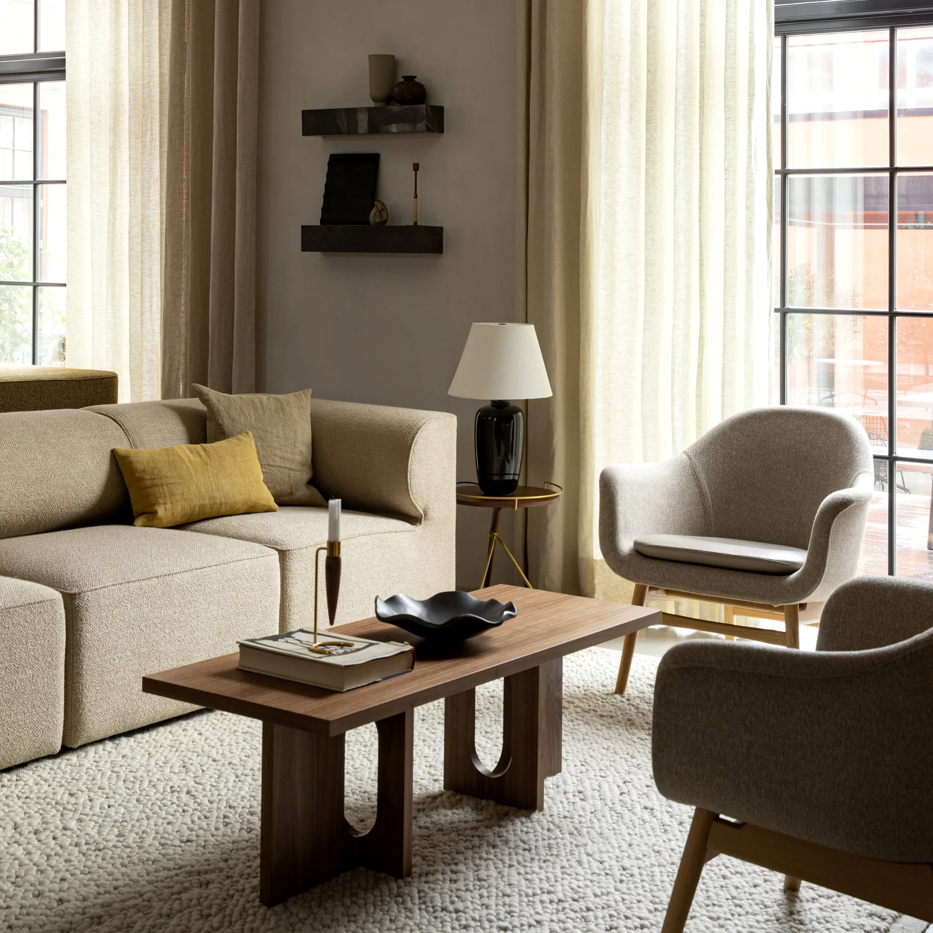 Torso pöytävalaisin 57 cm, Musta Audo Copenhagen