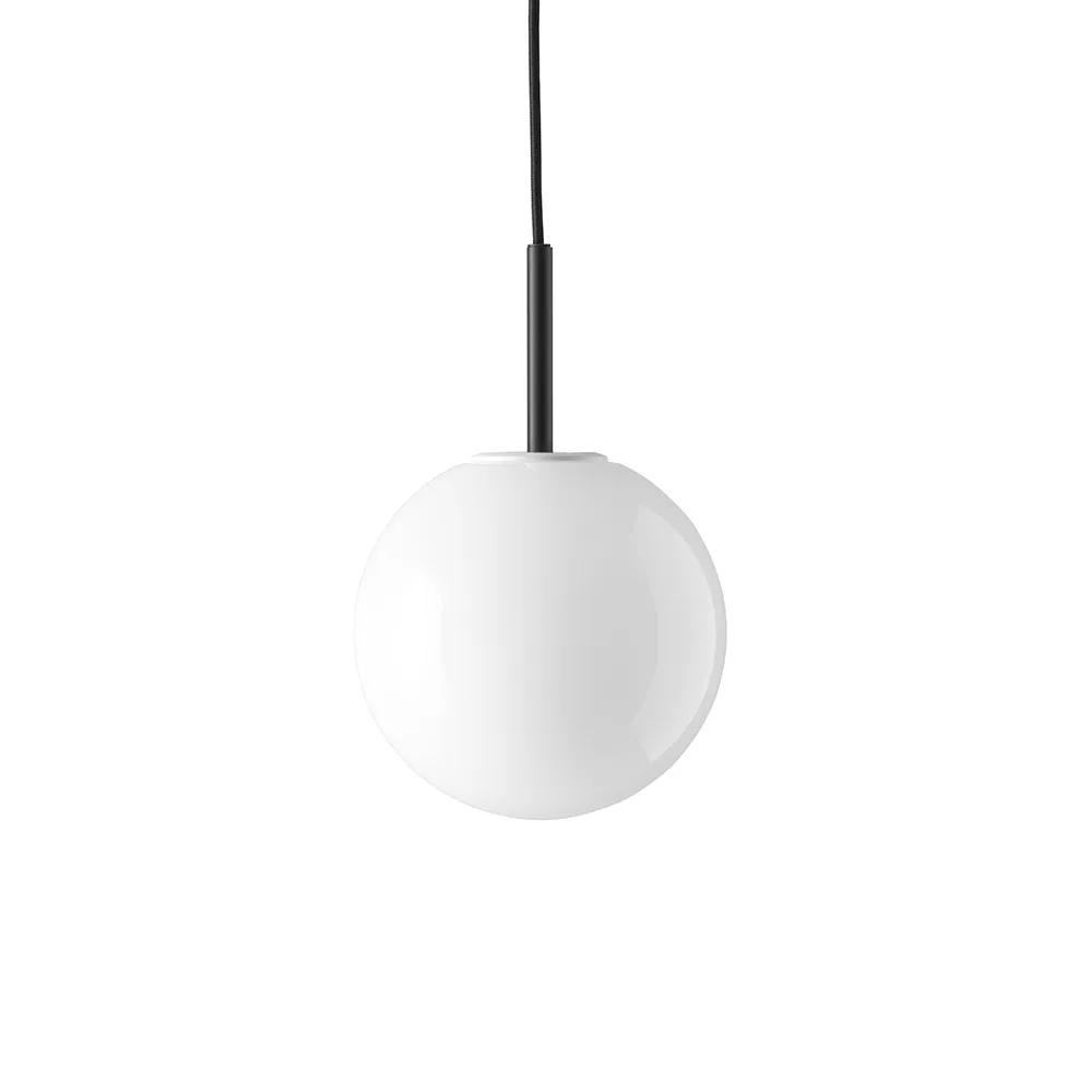 TR Bulb riippuvalaisin, Opal shiny, musta kiinnike Audo Copenhagen