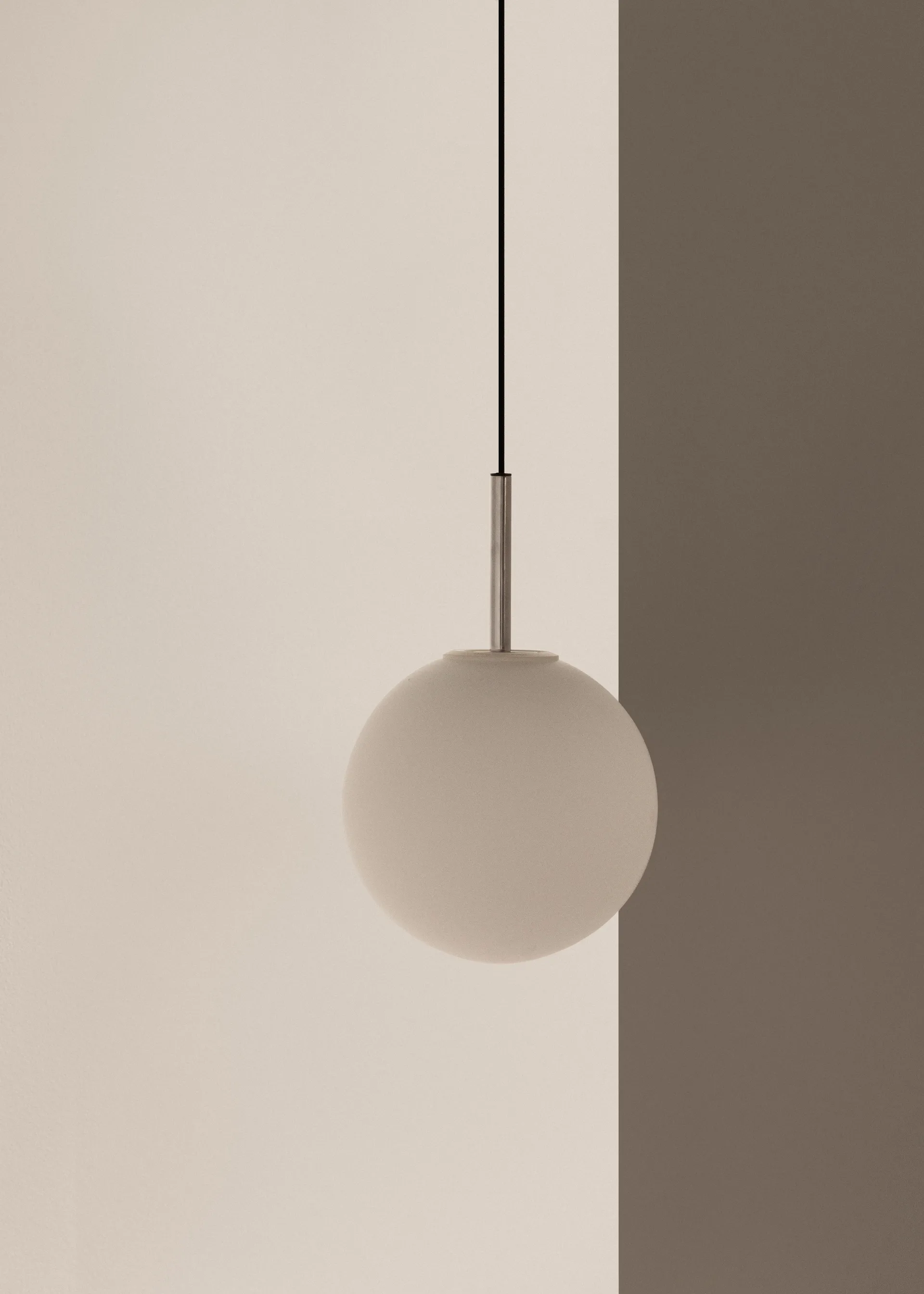 TR Bulb riippuvalaisin, Polished steel Audo Copenhagen