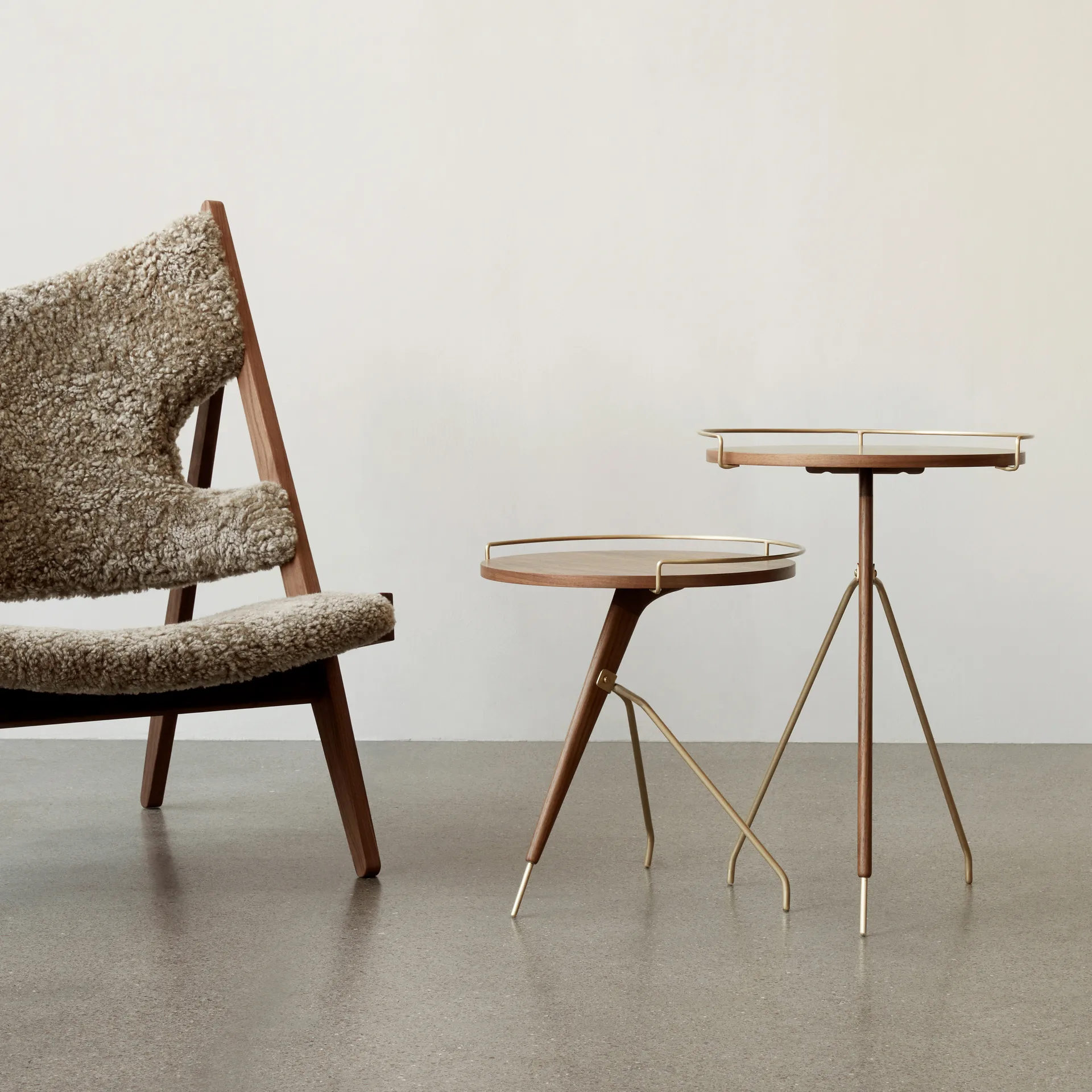 Umanoff sivupöytä saksanpähkinä-kiillotettu messinki, 60 cm Audo Copenhagen