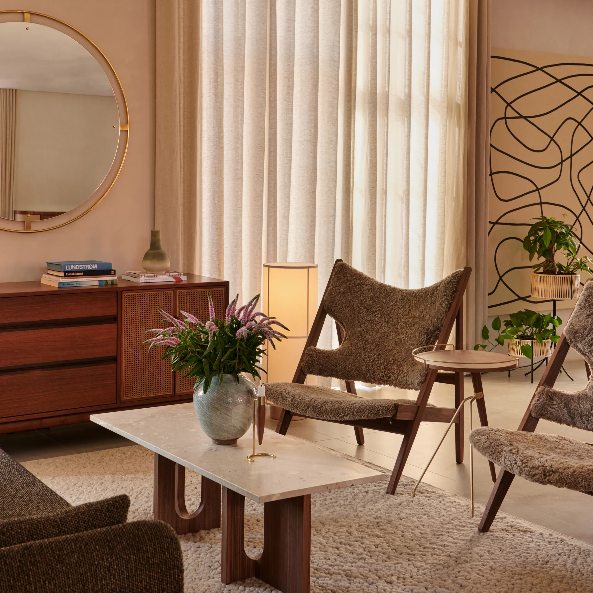 Umanoff sivupöytä saksanpähkinä-kiillotettu messinki, 60 cm Audo Copenhagen