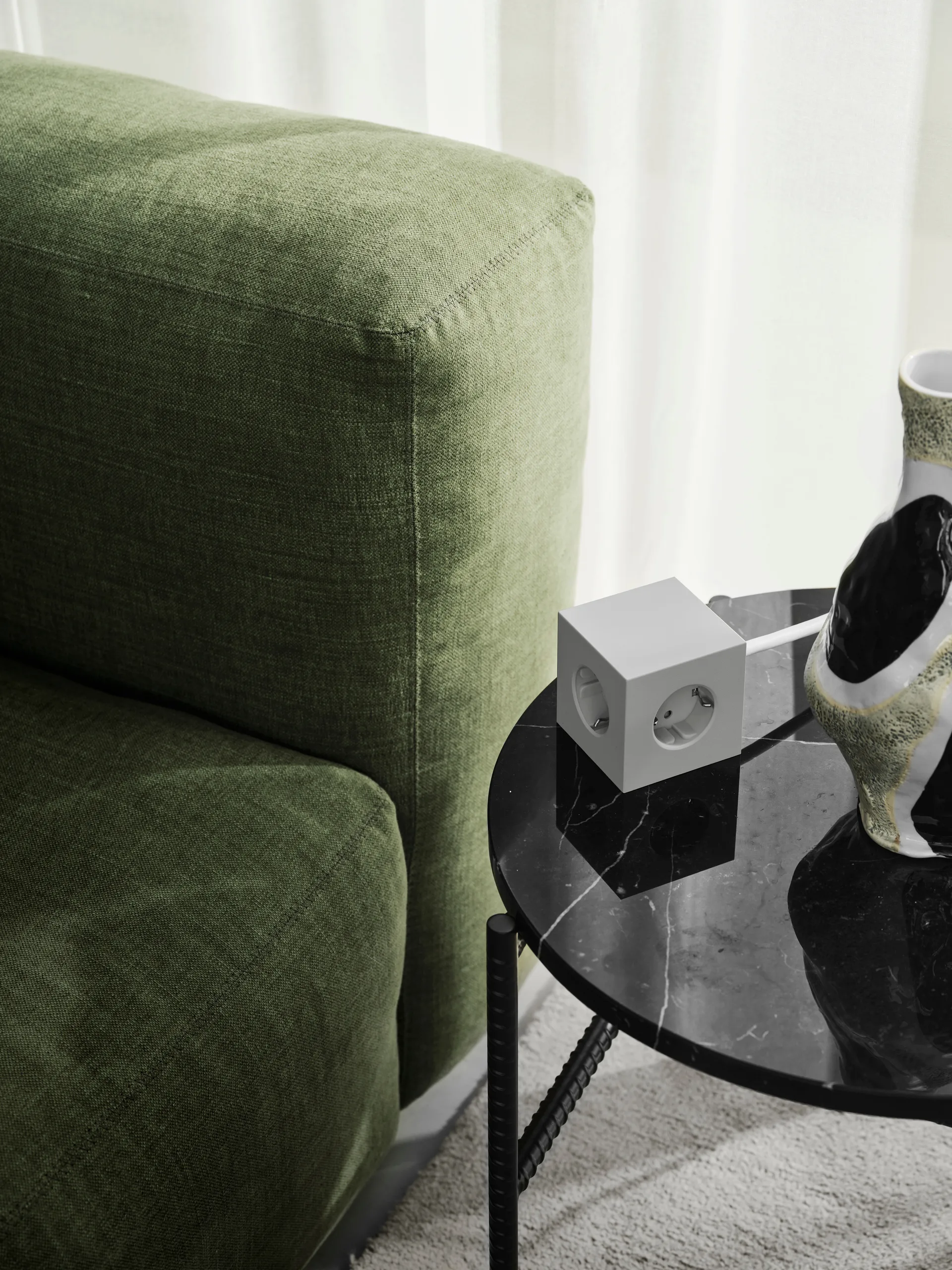 Square 1 pistorasia USB-C 30W 3 m, Gotland harmaa Avolt