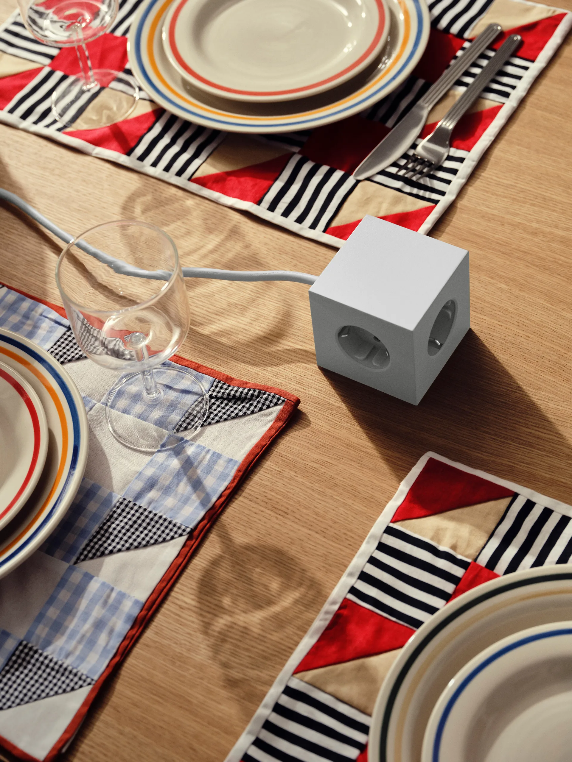 Square 1 pistorasia USB-C 30W 3 m, Gotland harmaa Avolt