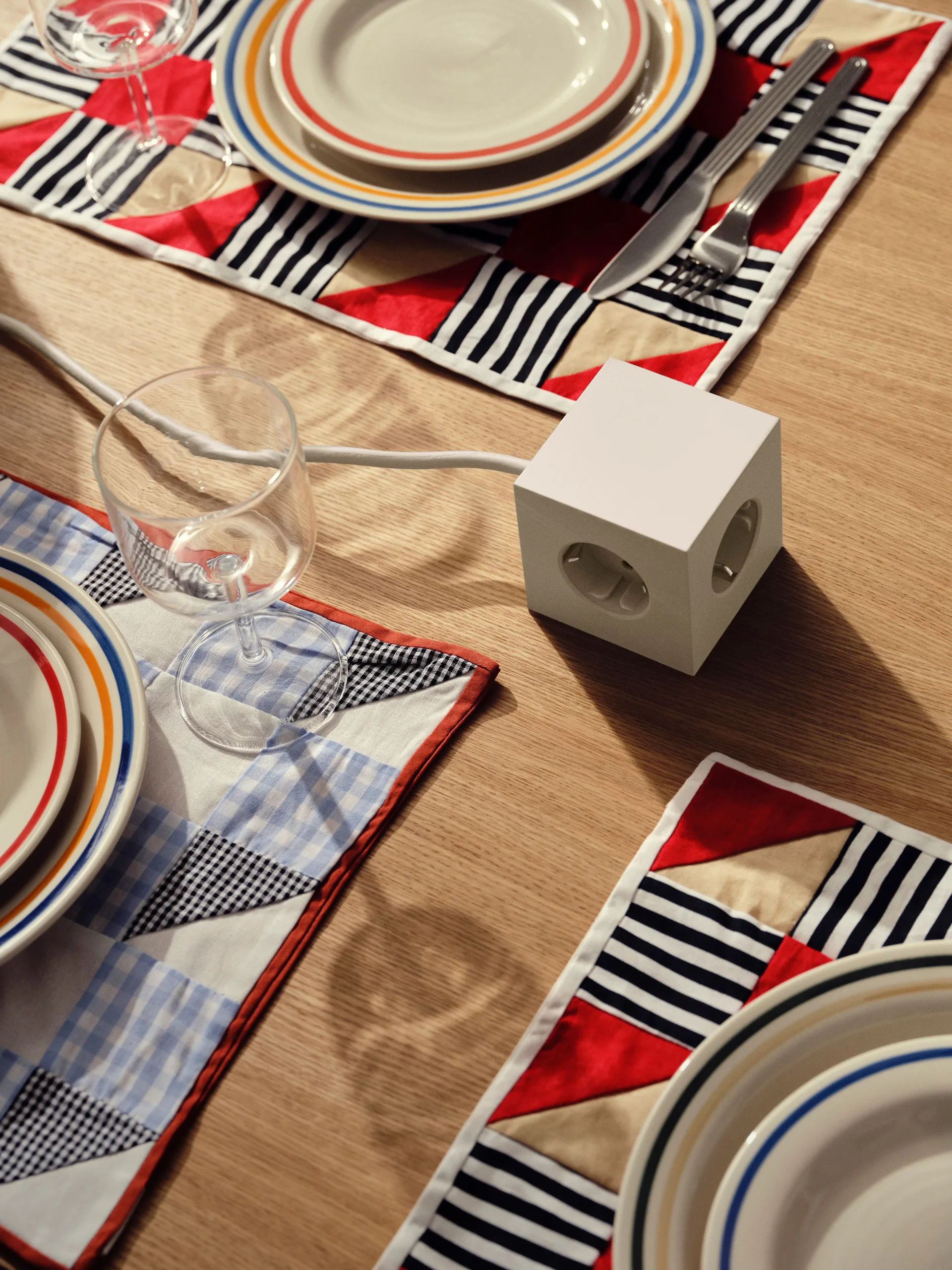 Square 1 pistorasia USB-C 30W 3 m, Nomad Hiekka Avolt