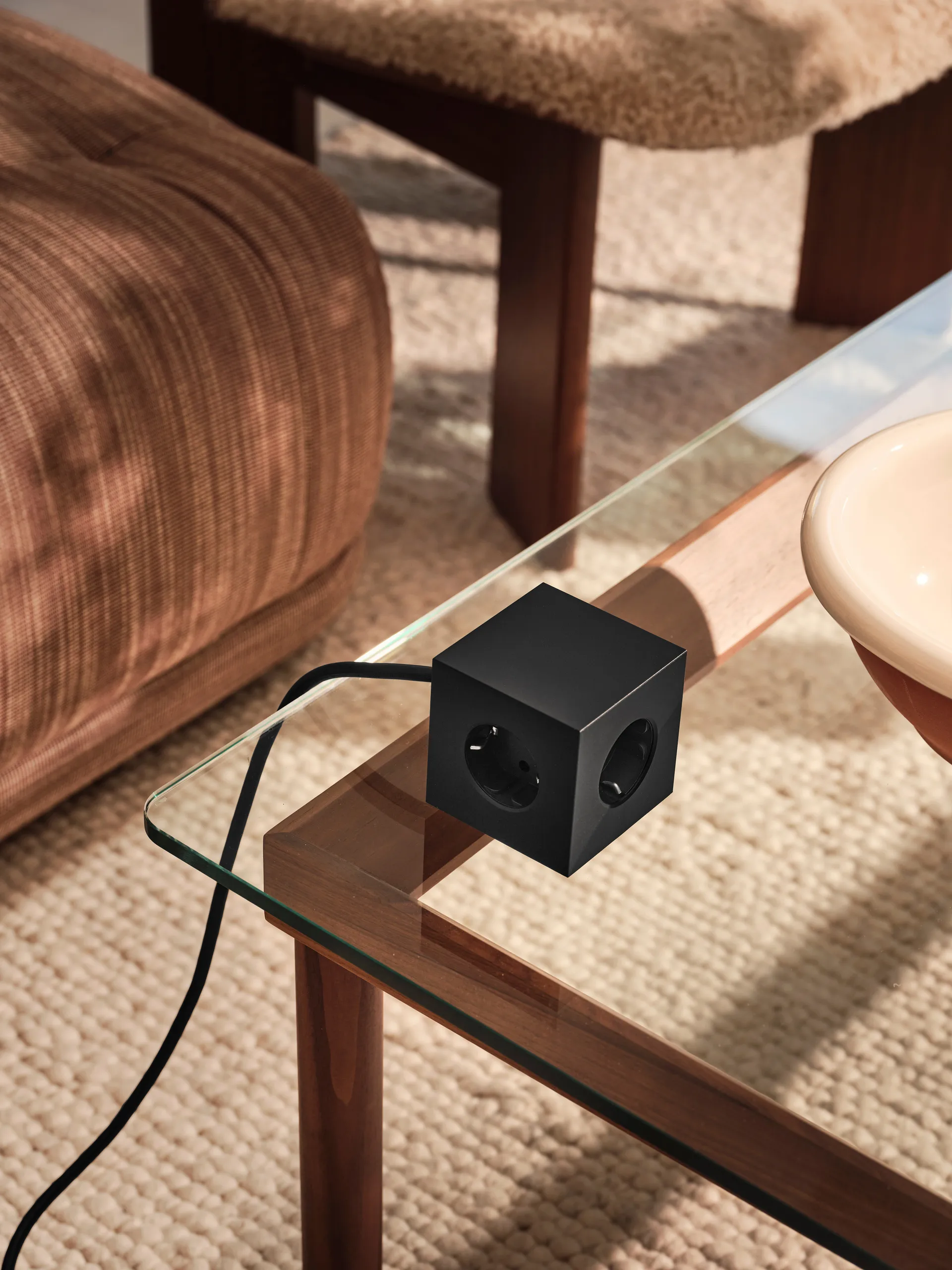 Square 1 pistorasia USB-C 30W 3 m, Stockholm Black Avolt