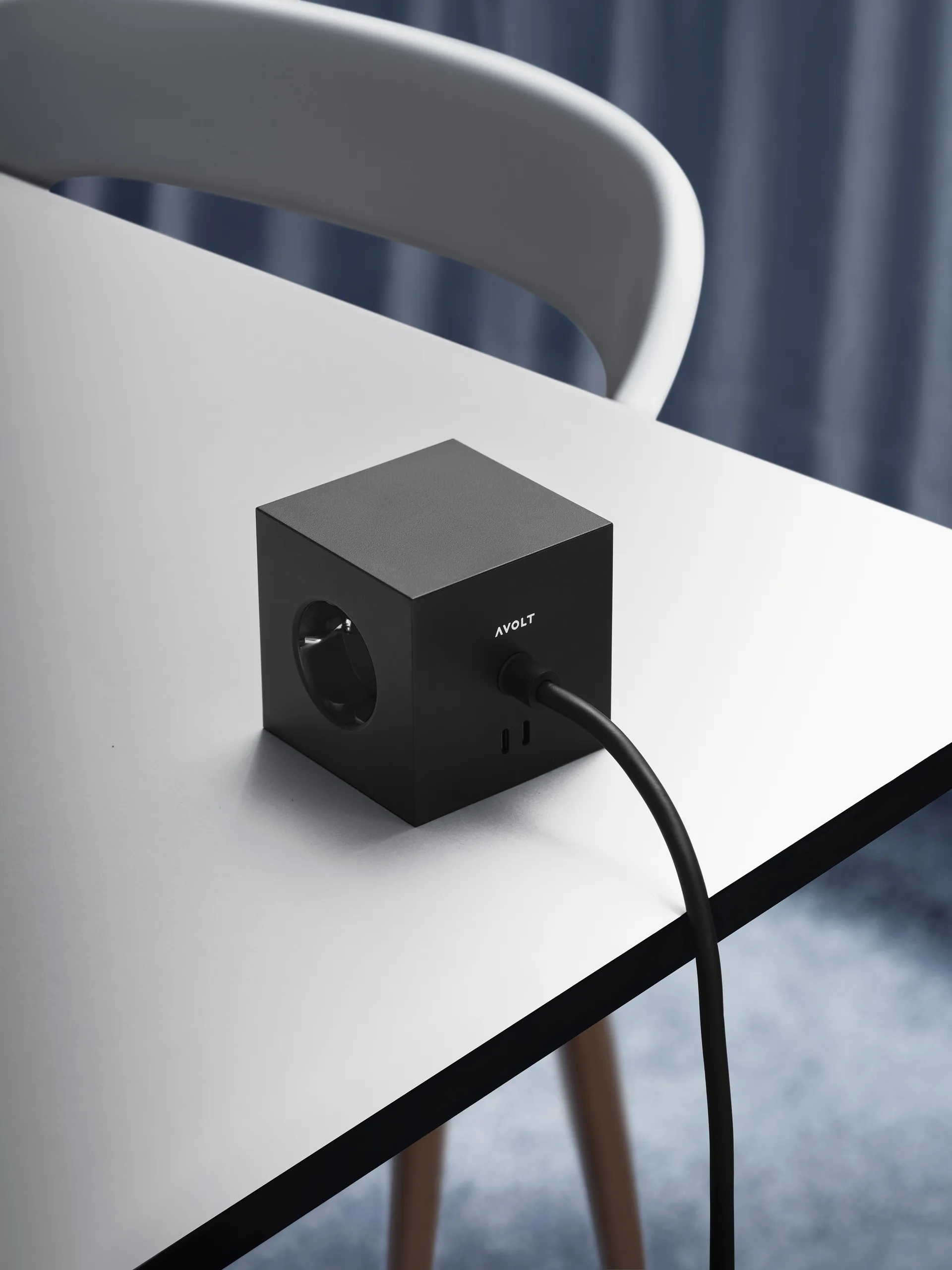 Square 1 pistorasia USB-C 30W 3 m, Stockholm Black Avolt