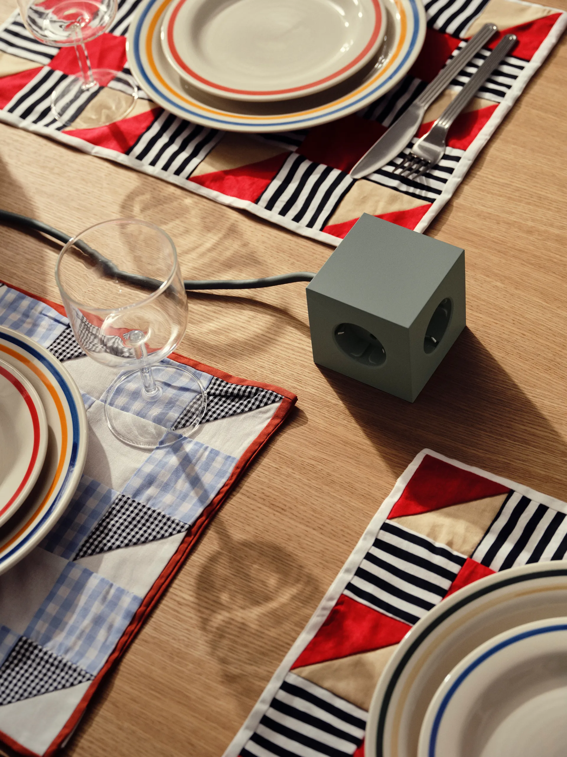 Square 1 pistorasia USB-C 30W 3 m, Tammenvihreä Avolt