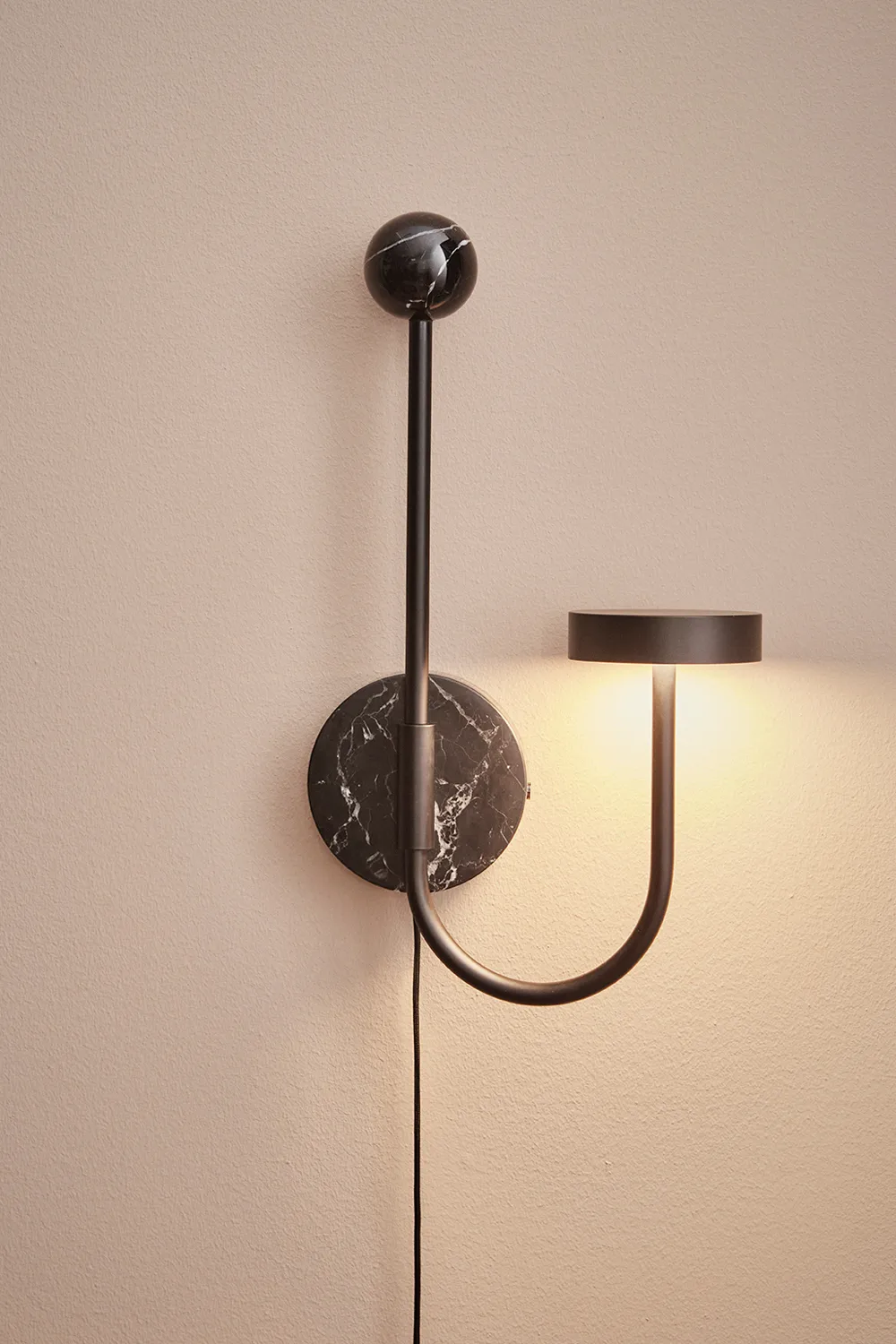 GRASIL seinävalaisin 30 x 54 cm, Black/Black AYTM