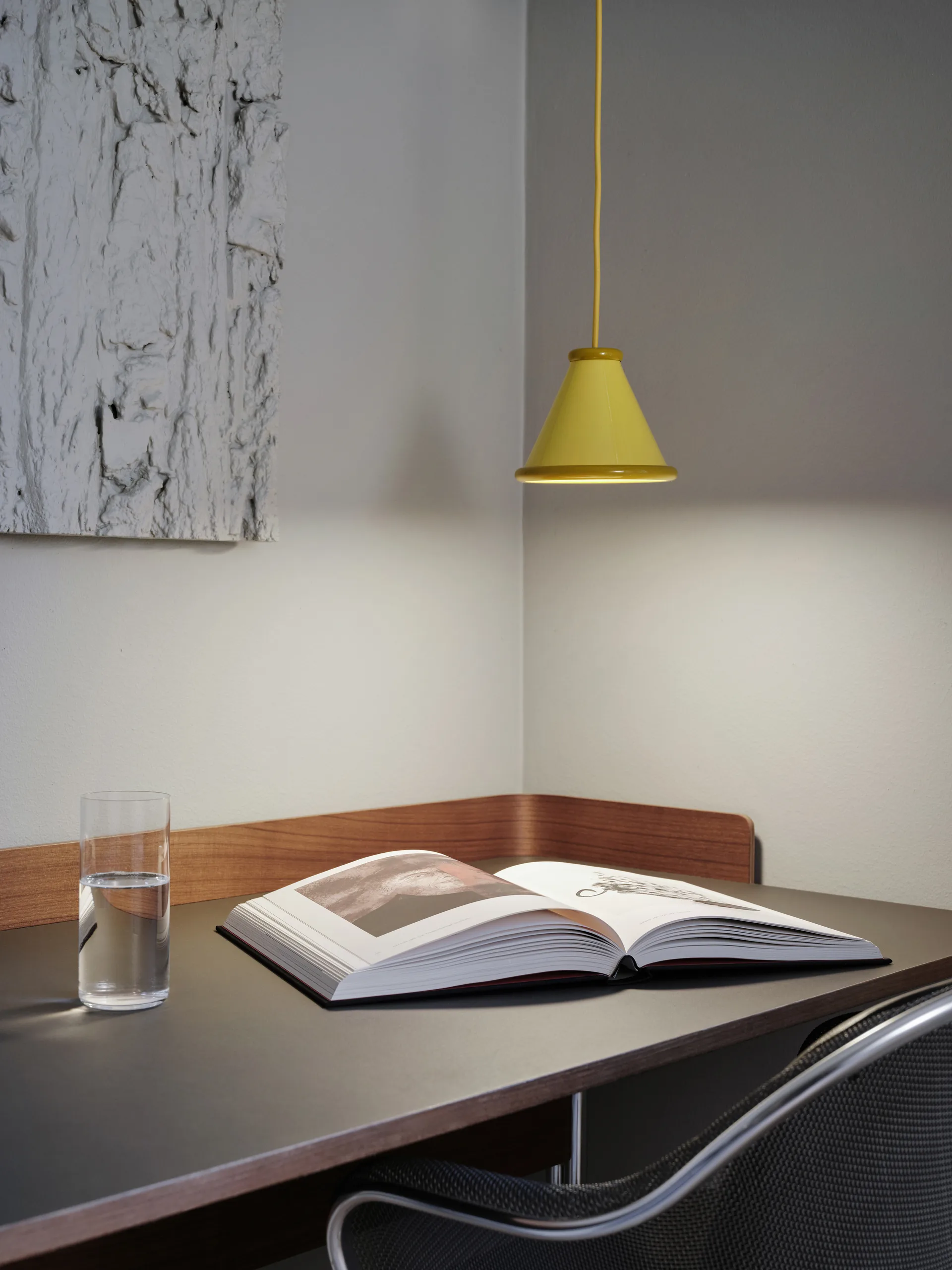 Belle riippuvalaisin Ø15 cm, Sinkkikeltainen-hunajakeltainen Belid