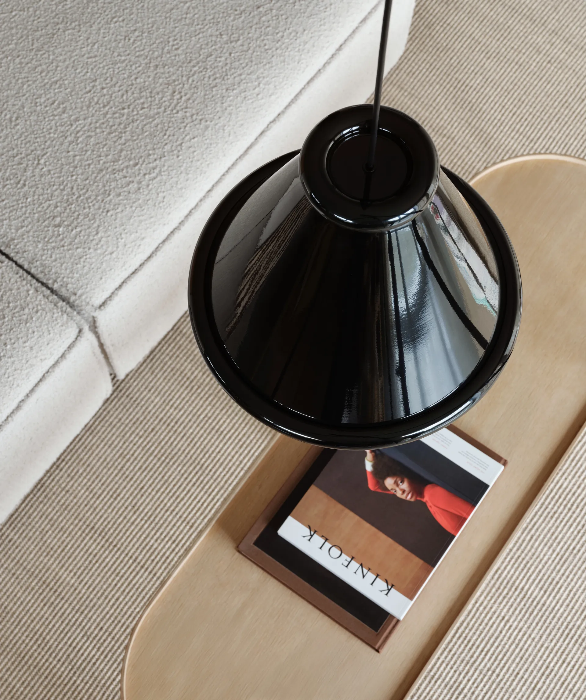 Belle riippuvalaisin Ø36 cm, Kiiltävä musta Belid