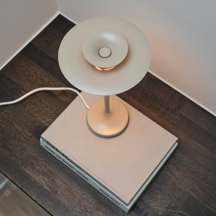 Picasso pöytävalaisin 34,8 cm, Nougat Belid
