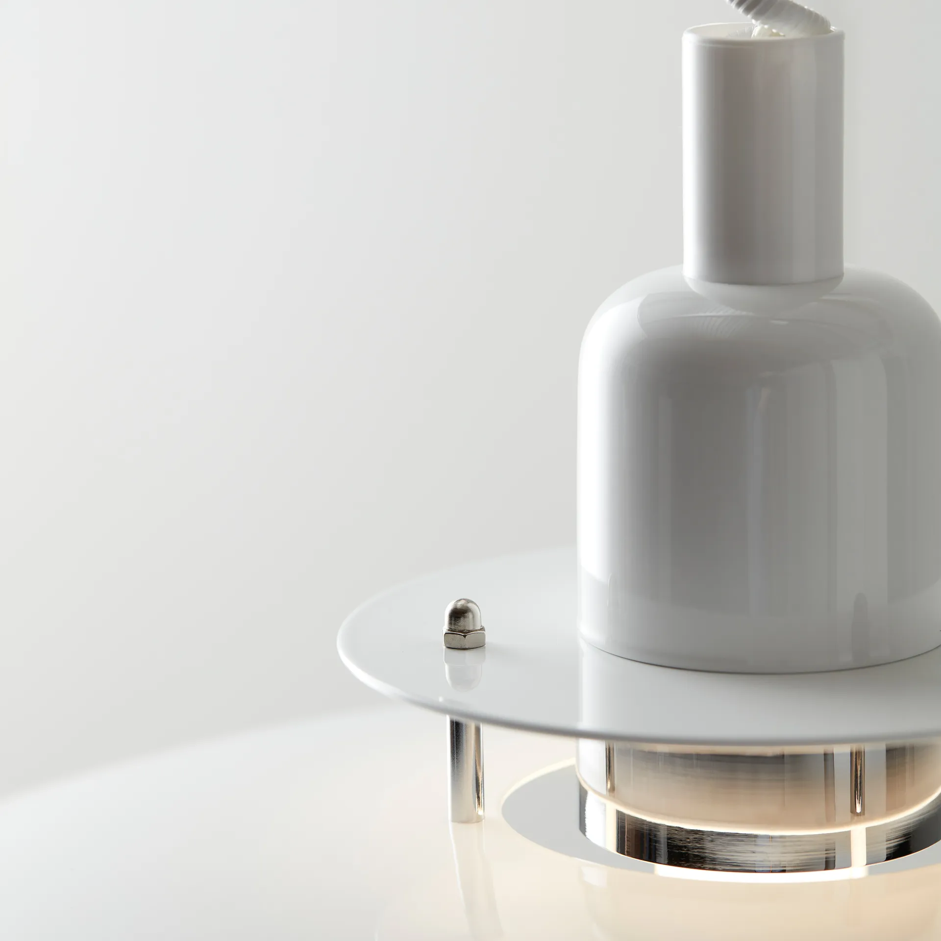 Primus II -riippuvalaisin Ø 43 cm, Valkoinen-kromi Belid