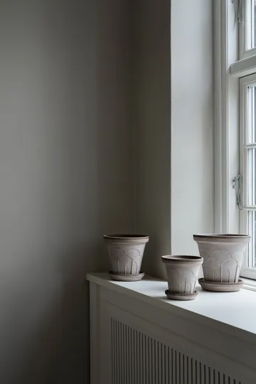 Fleur ruukku aluslautasella 2 osaa - Grey, Ø18 cm - Bergs Potter