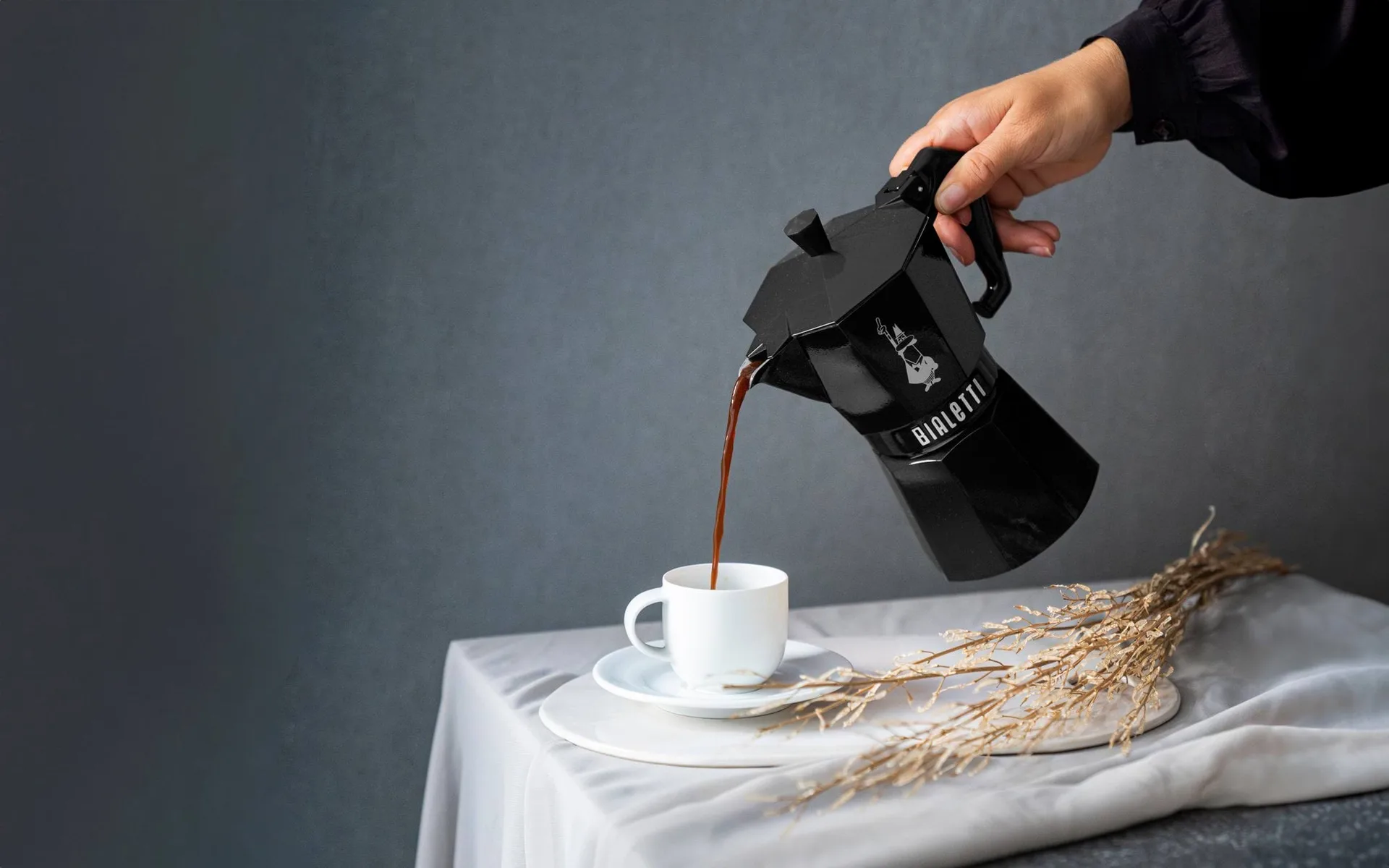 Bialetti exclusive mokkakeitin, Musta, 6 kuppia Bialetti