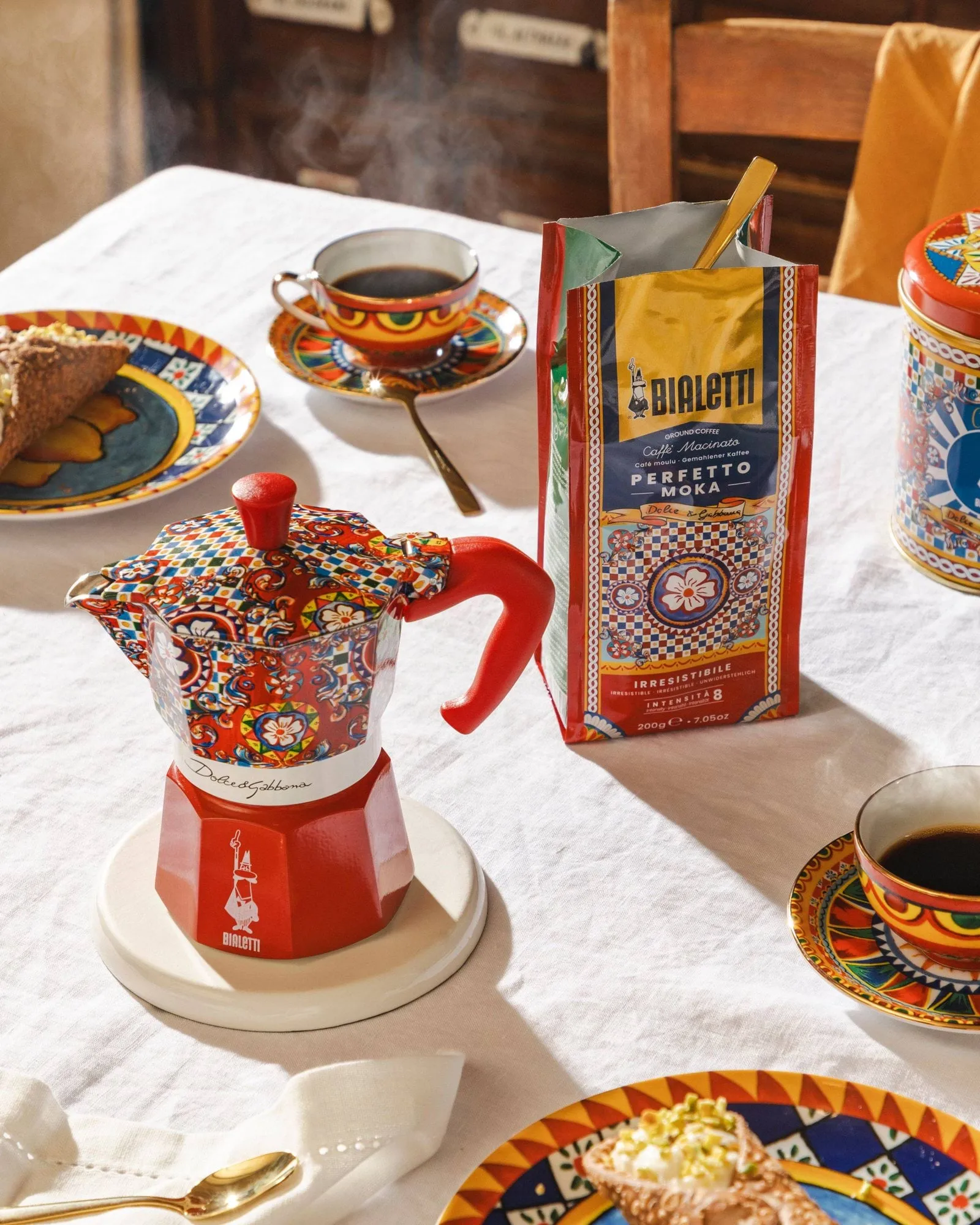 Bialetti x Dolce & Gabbana mokakeitin, Sisilialainen kärry, 3 kuppia Bialetti
