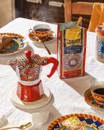 Bialetti x Dolce & Gabbana mokakeitin - Sisilialainen kärry, 6 kuppia - Bialetti