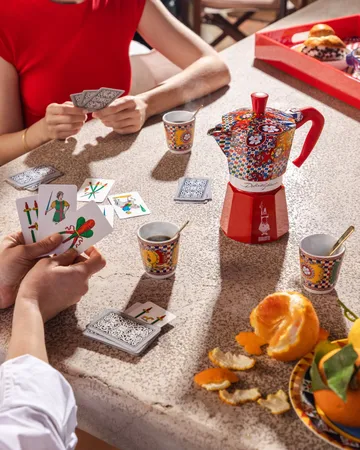 Bialetti x Dolce & Gabbana mokakeitin - Sisilialainen kärry, 6 kuppia - Bialetti