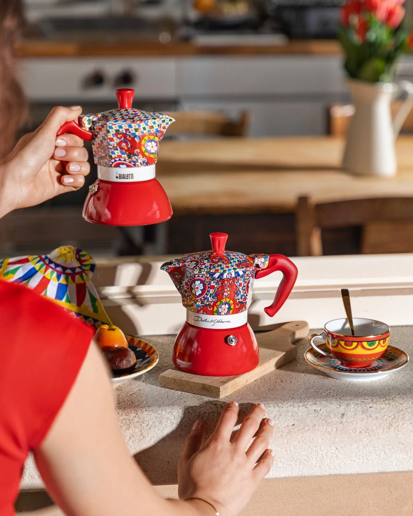 Bialetti x Dolce & Gabbana mokkakeitin induktiolle, Sicilian cart, 2 kuppia Bialetti