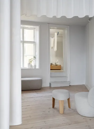 Kuon jakkara Ø47x45 cm - Beige Boucla - blomus