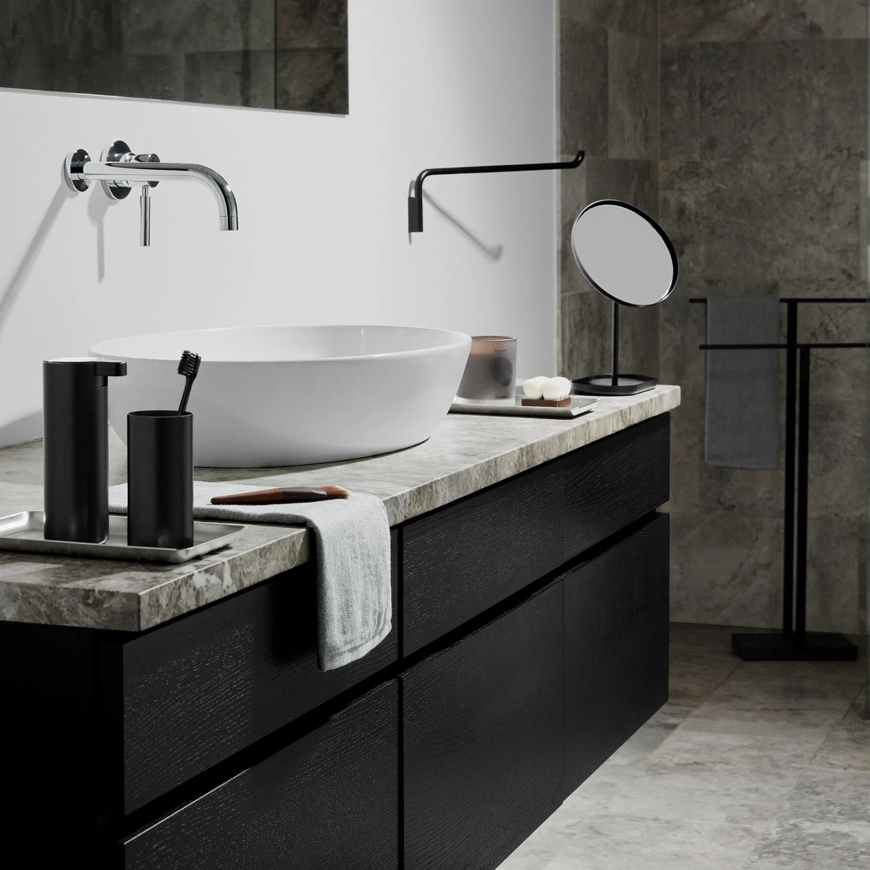 Modo-pyyheteline, Musta blomus