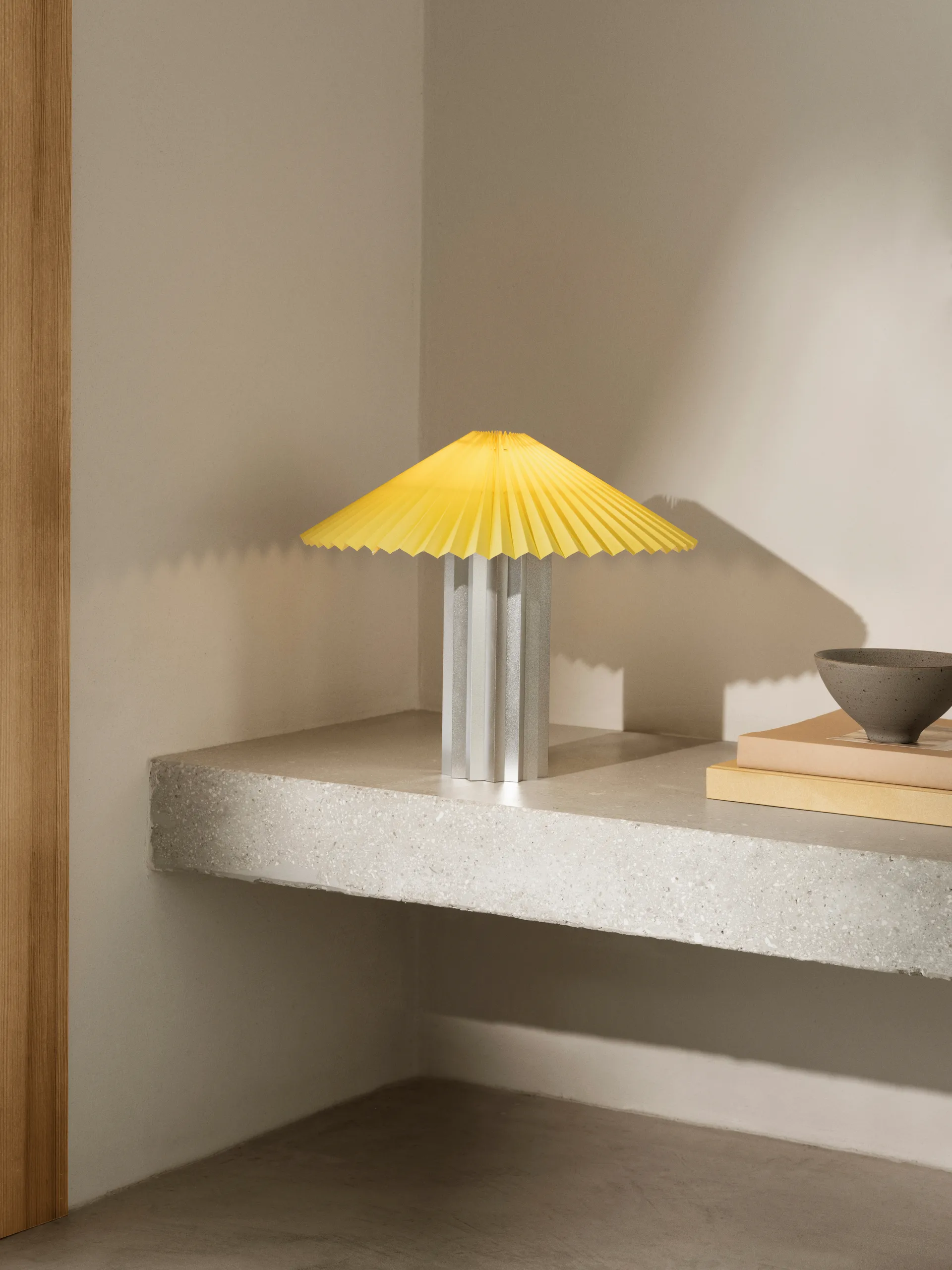 Taite pöytälamppu, Cream gold, Ø36,5×31 cm blomus