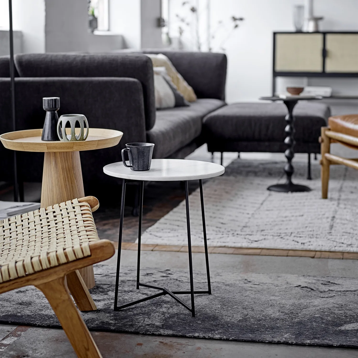 Anou sivupöytä Ø 30,5 cm, Valkoinen Bloomingville