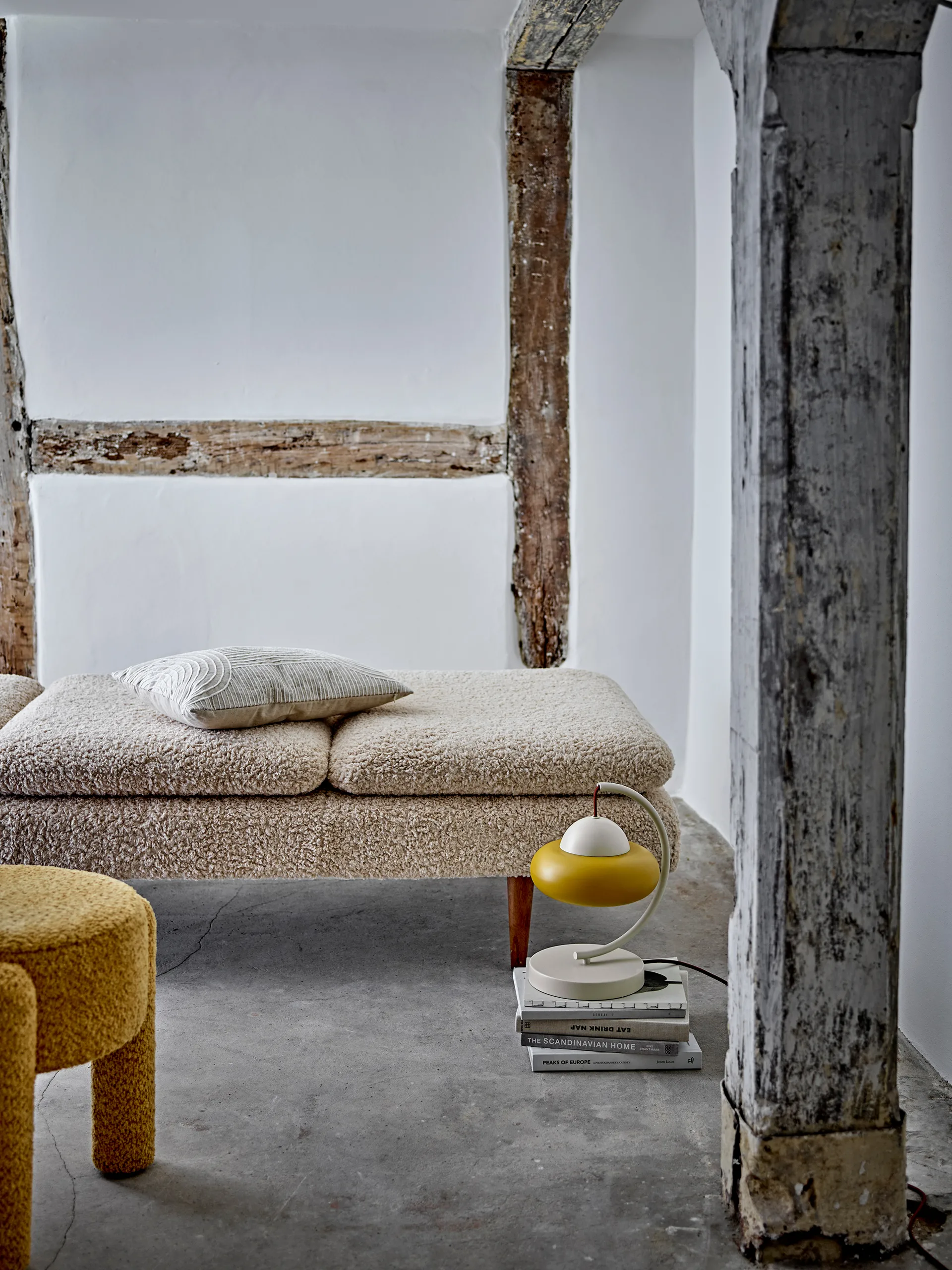 Bruno jakkara Ø42 cm, Keltainen Bloomingville