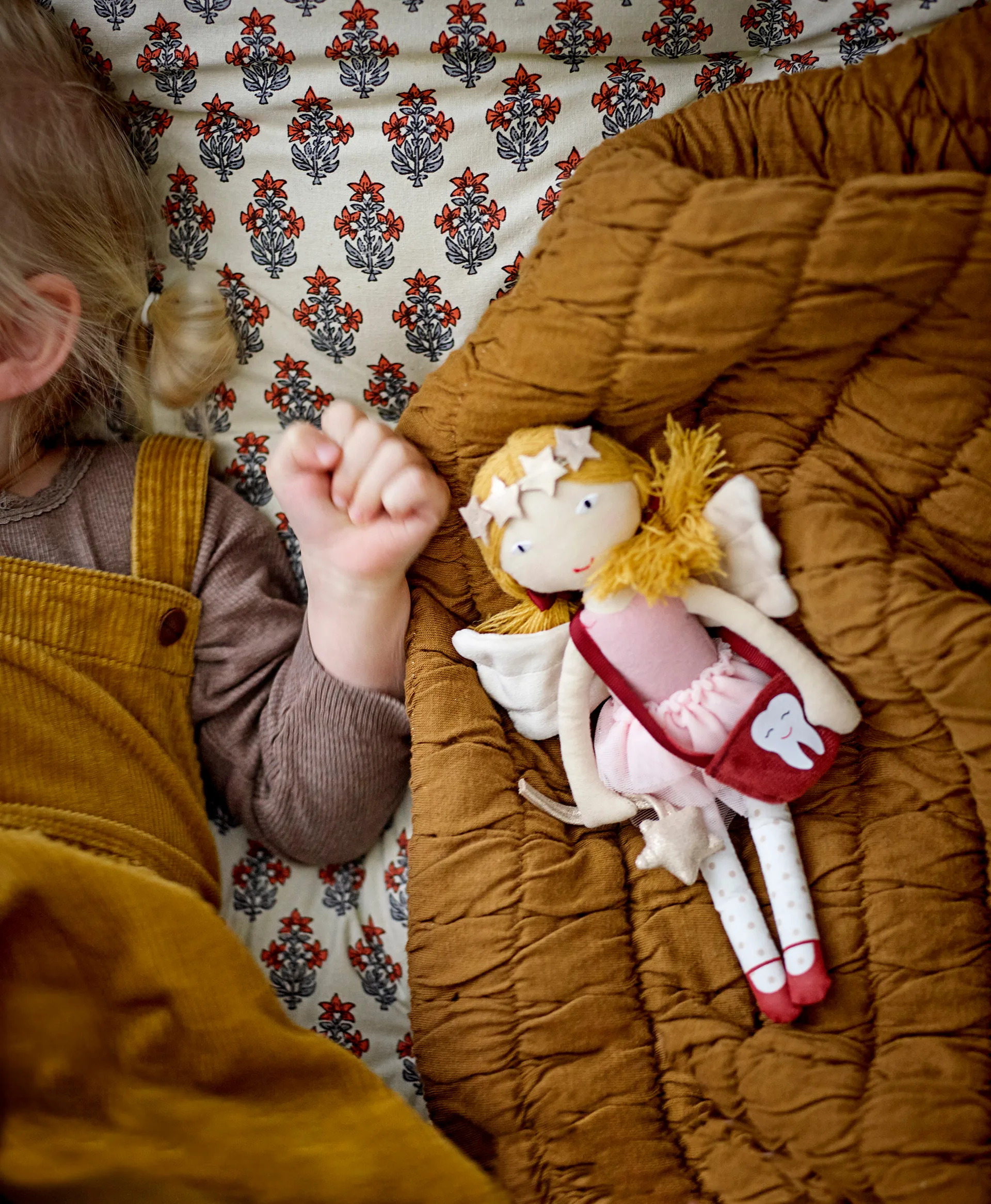 Fedora pehmolelu, Hammaskeiju Bloomingville