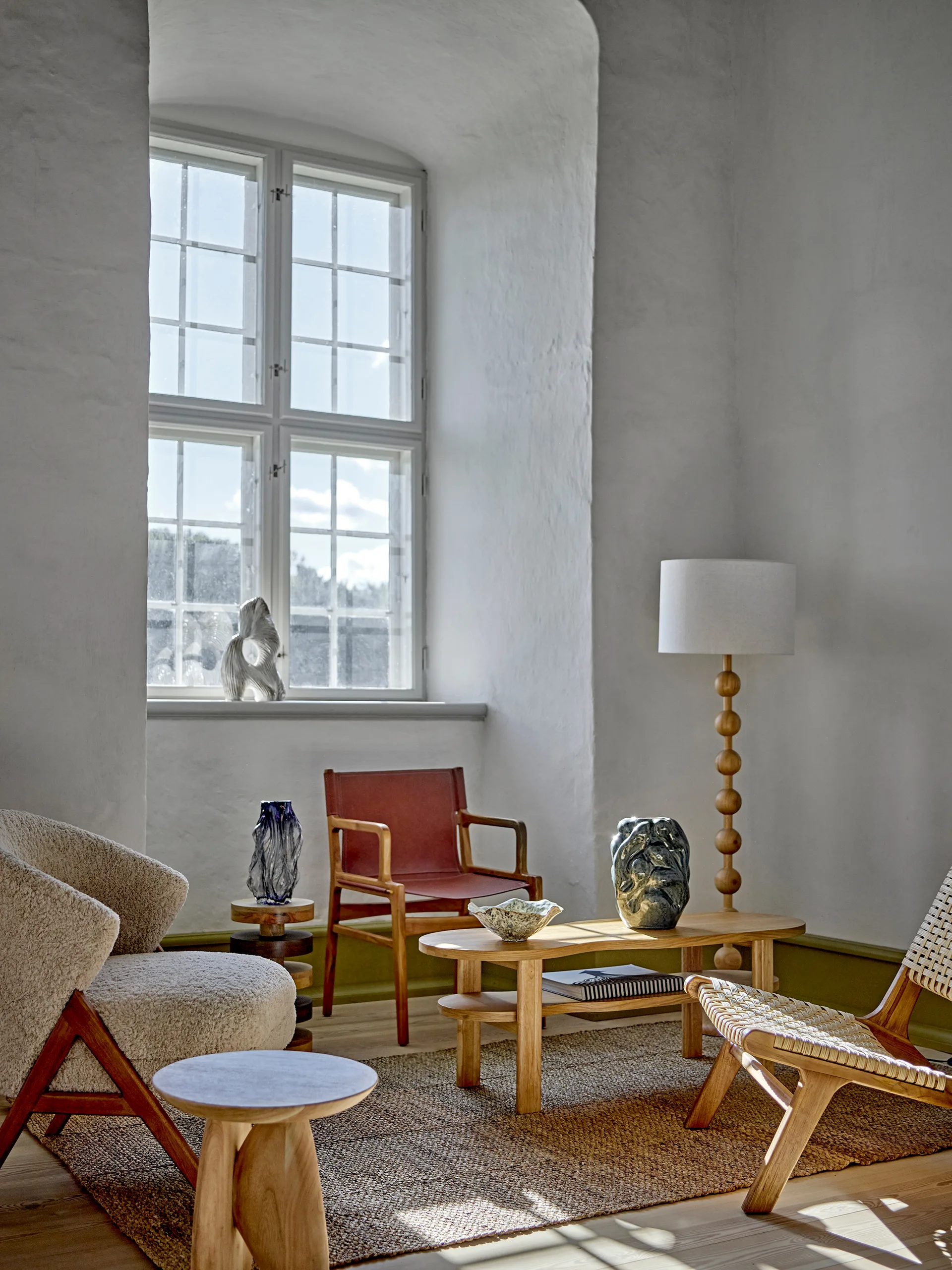 Franka sivupöytä Ø25x46 cm, Ruskea Bloomingville