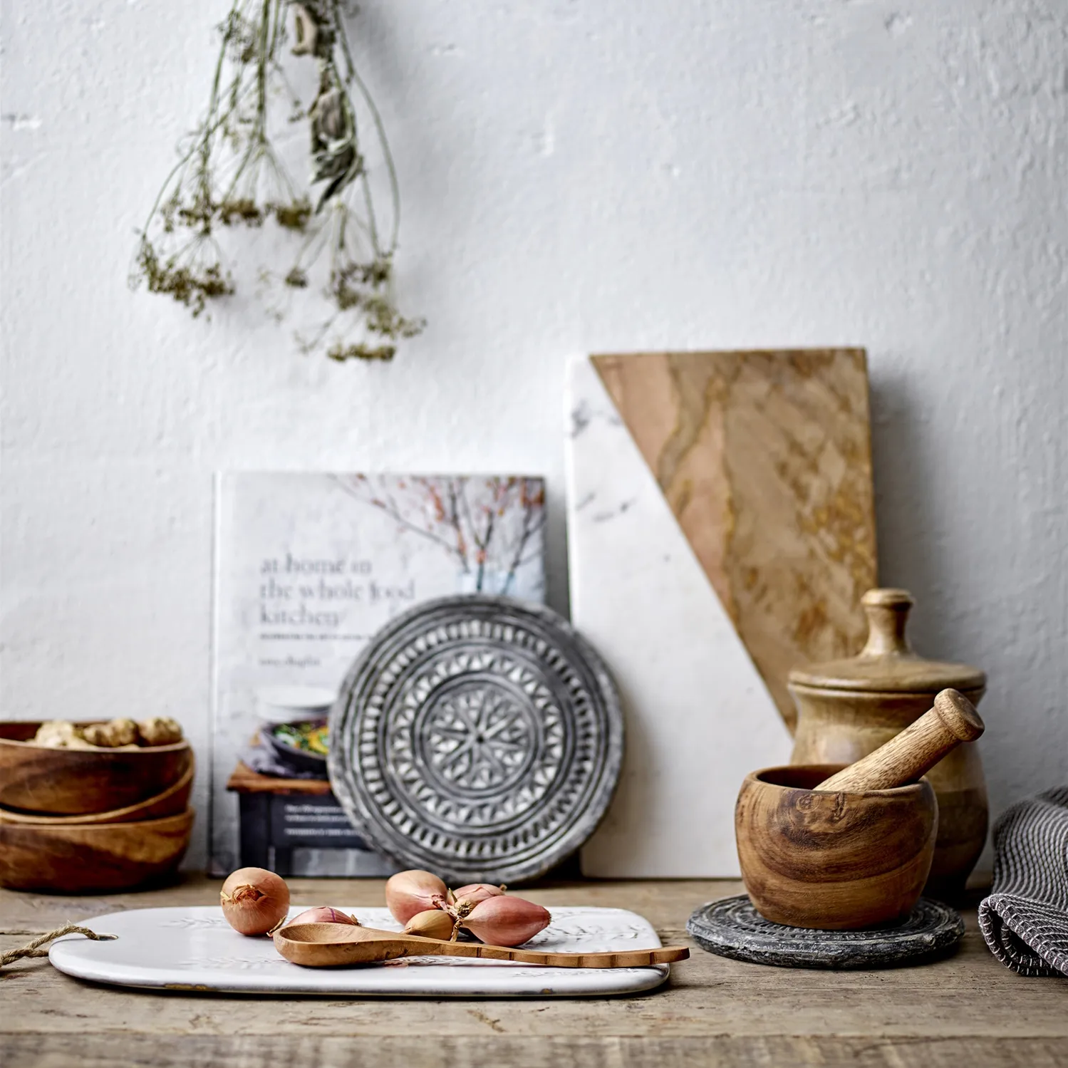 Inni mortteli survimella, Luonnonvärinen Bloomingville