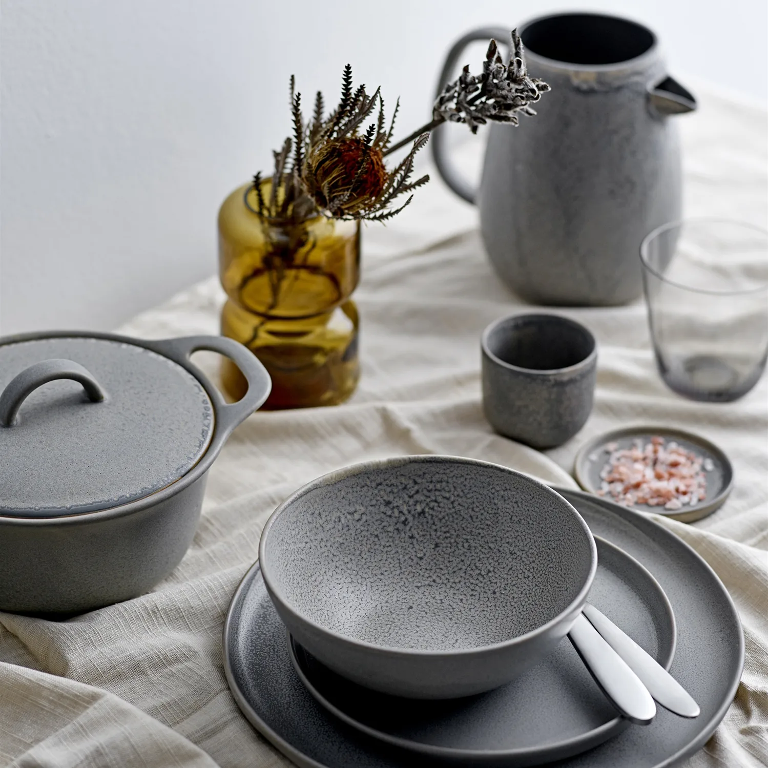 Kendra voikupu, kivitavaraa, Harmaa Bloomingville