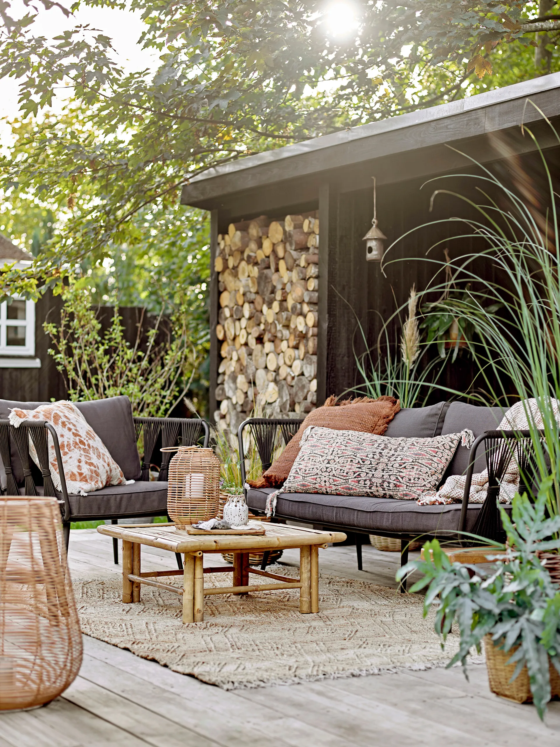 Pavone loungetuoli, Black Bloomingville