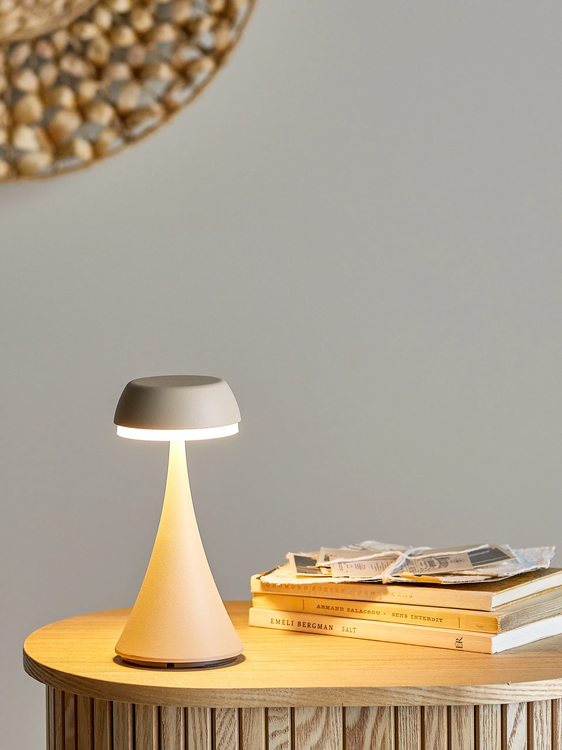 Pepple kannettava pöytävalaisin, Luonto Bloomingville