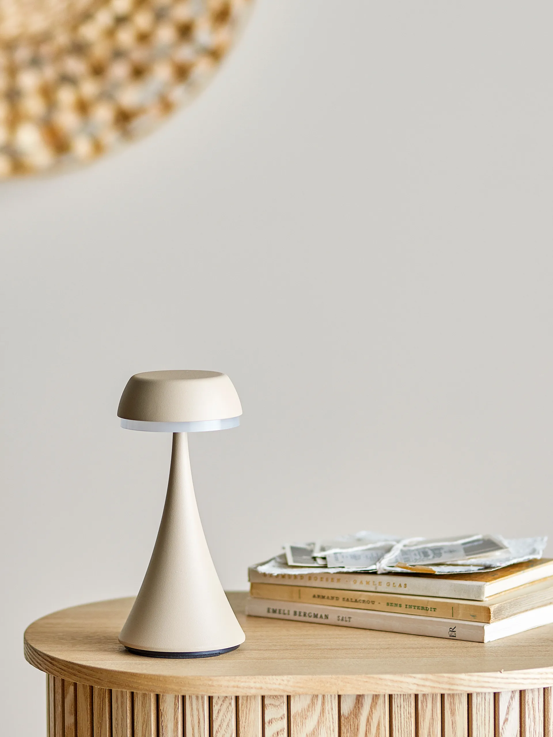 Pepple kannettava pöytävalaisin, Luonto Bloomingville