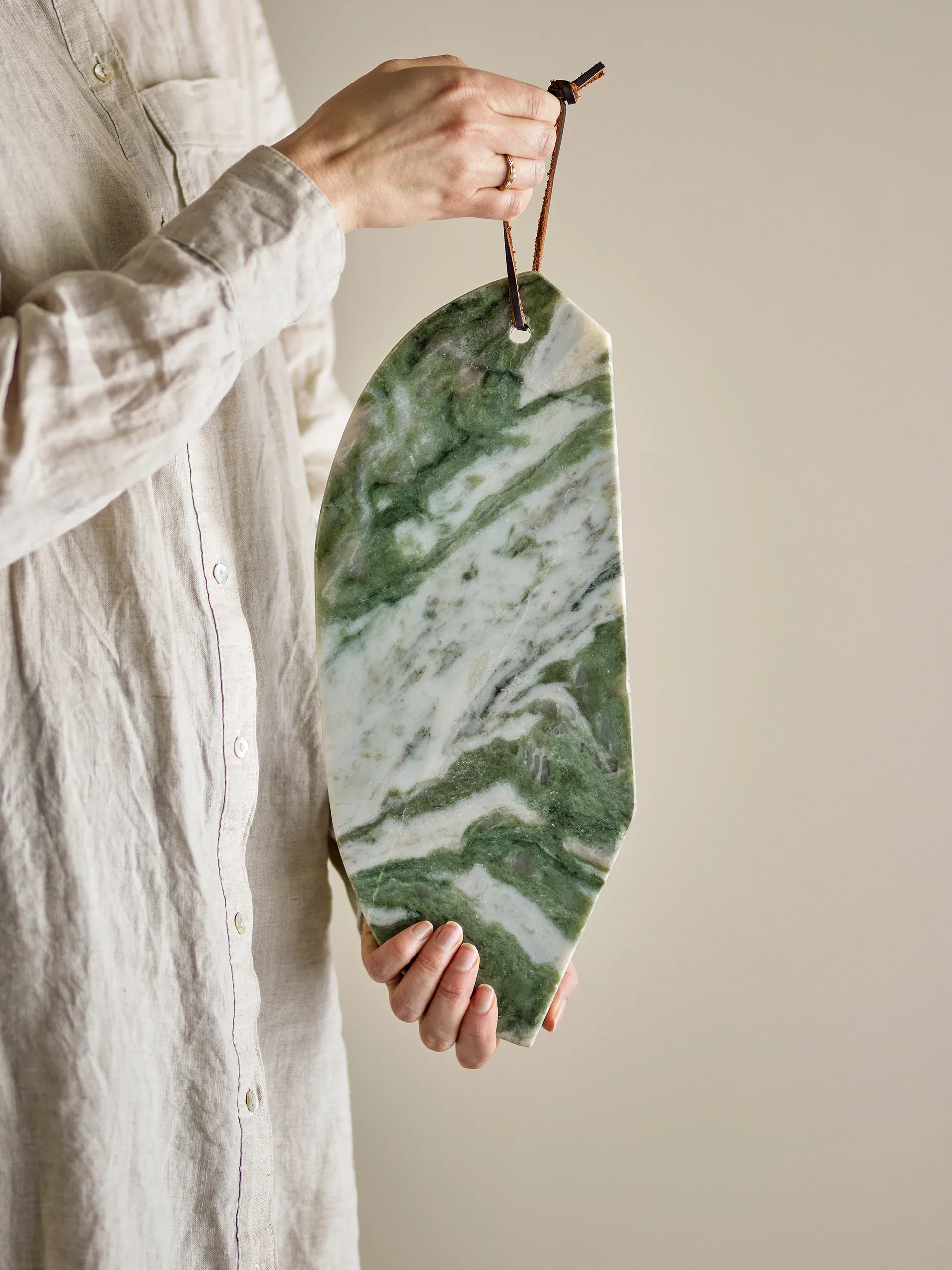 Ziggy leikkuulauta 15x38 cm, Vihreä marmori Bloomingville