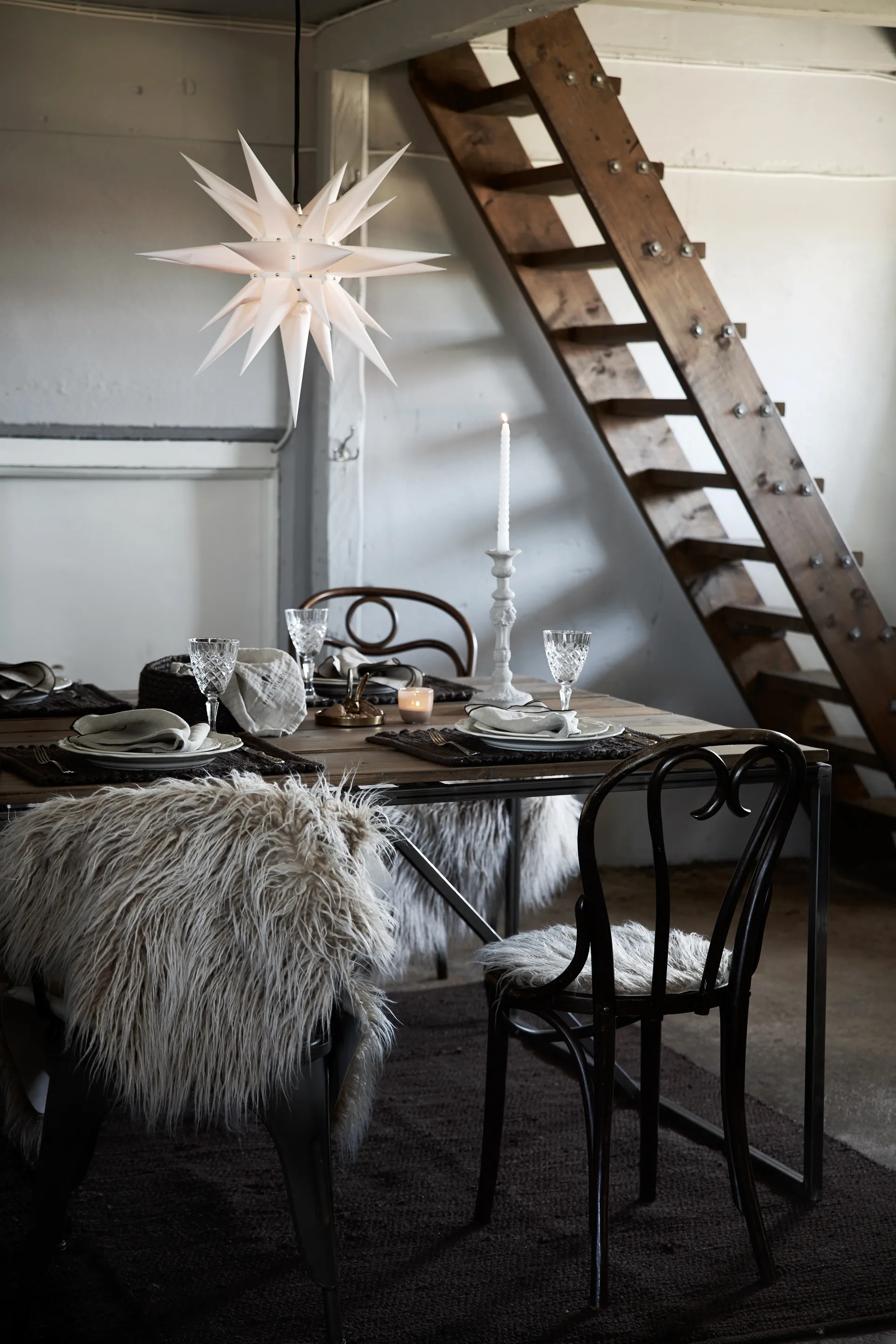 Dolly istuintyyny Ø 35 cm, Ruskea Boel & Jan