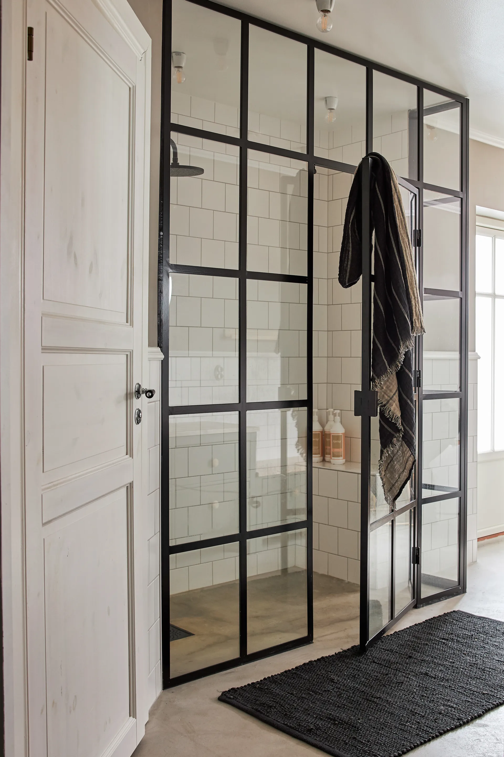 Merida juuttimatto musta, 70x140 cm Boel & Jan